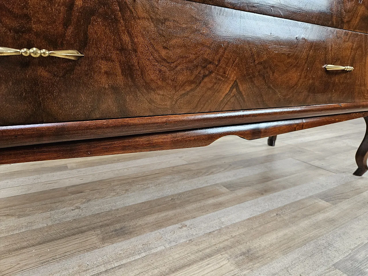 Five drawer chest of drawers in wood and brass, 1930 15