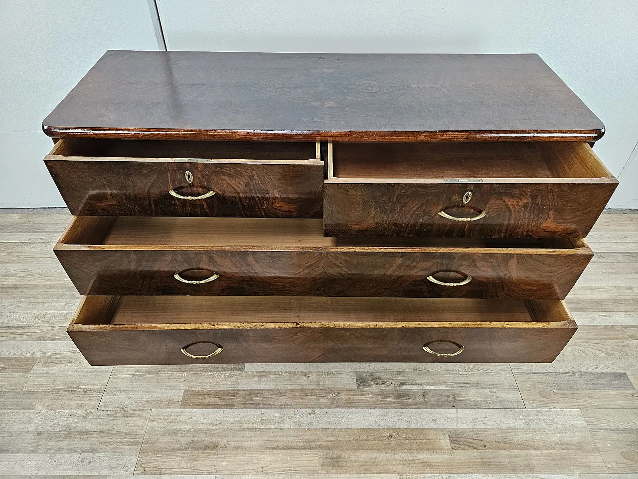 Five drawer chest of drawers in wood and brass, 1930 18