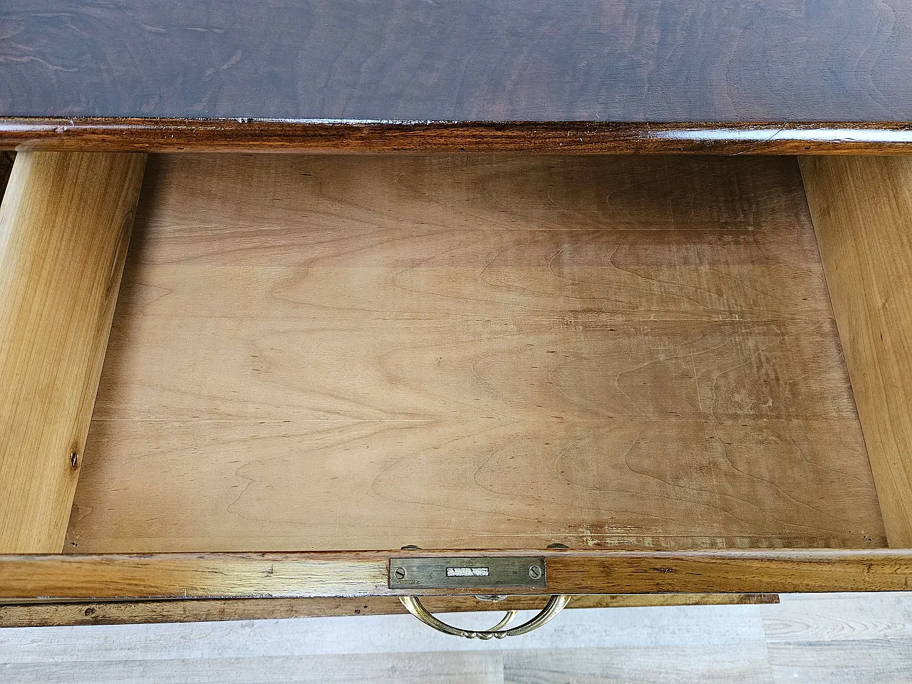 Five drawer chest of drawers in wood and brass, 1930 20