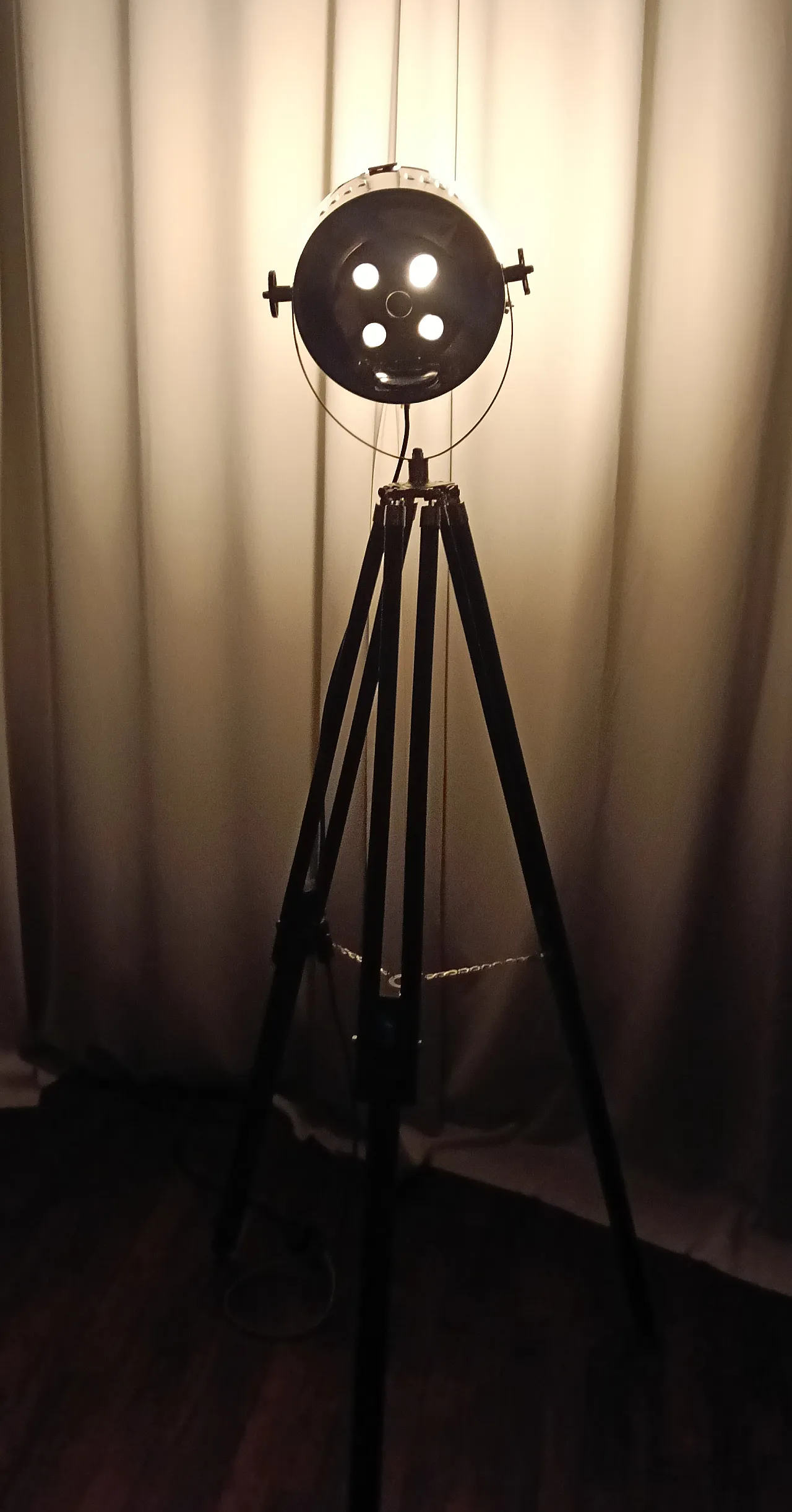 Tripod floor lamp, 60s 7