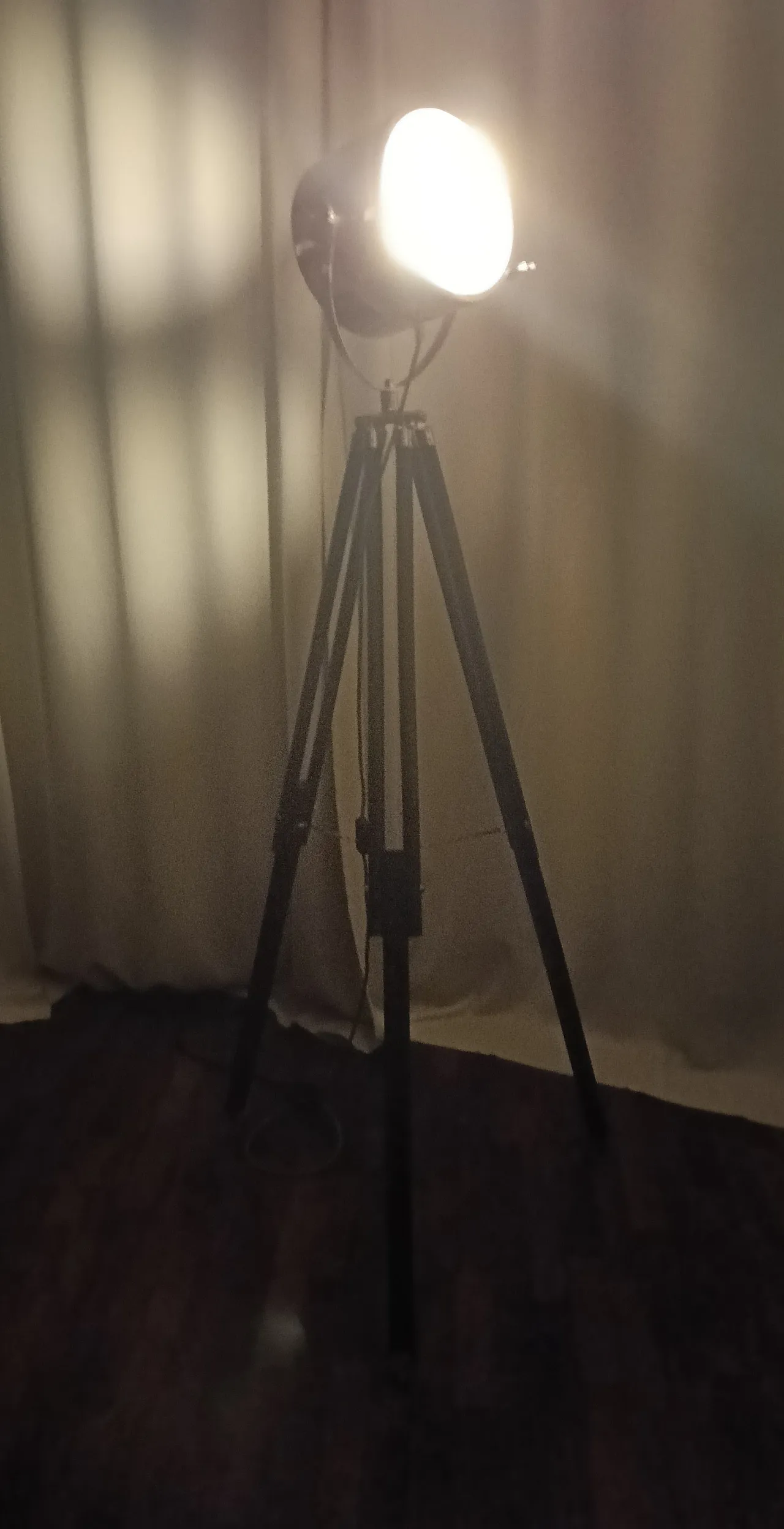 Tripod floor lamp, 60s 9