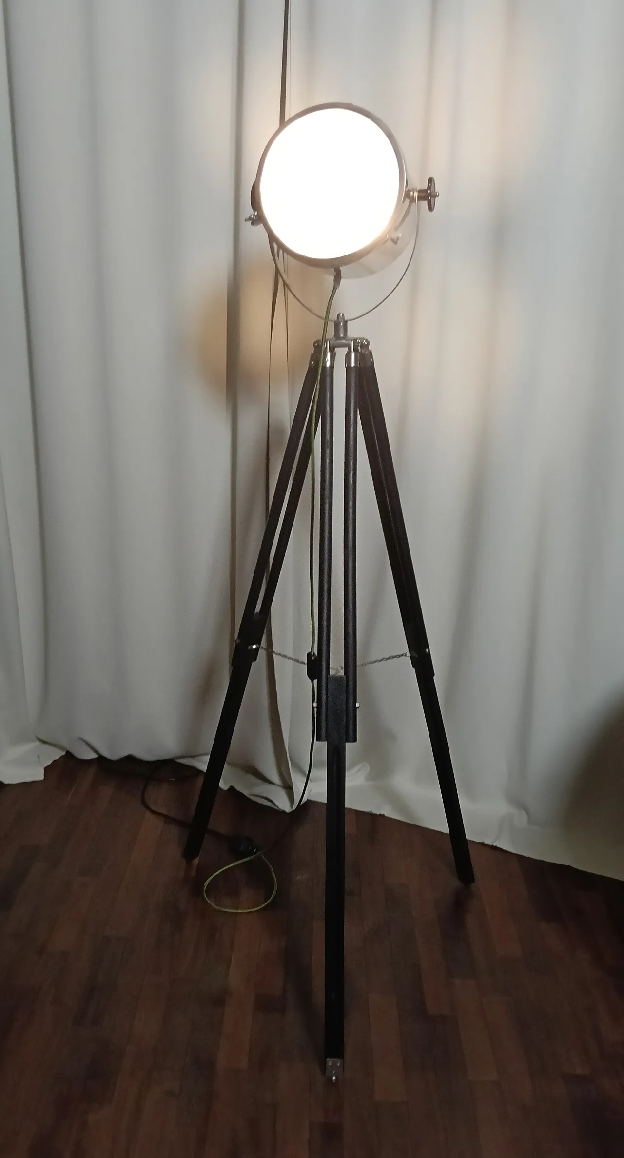 Tripod floor lamp, 60s 12