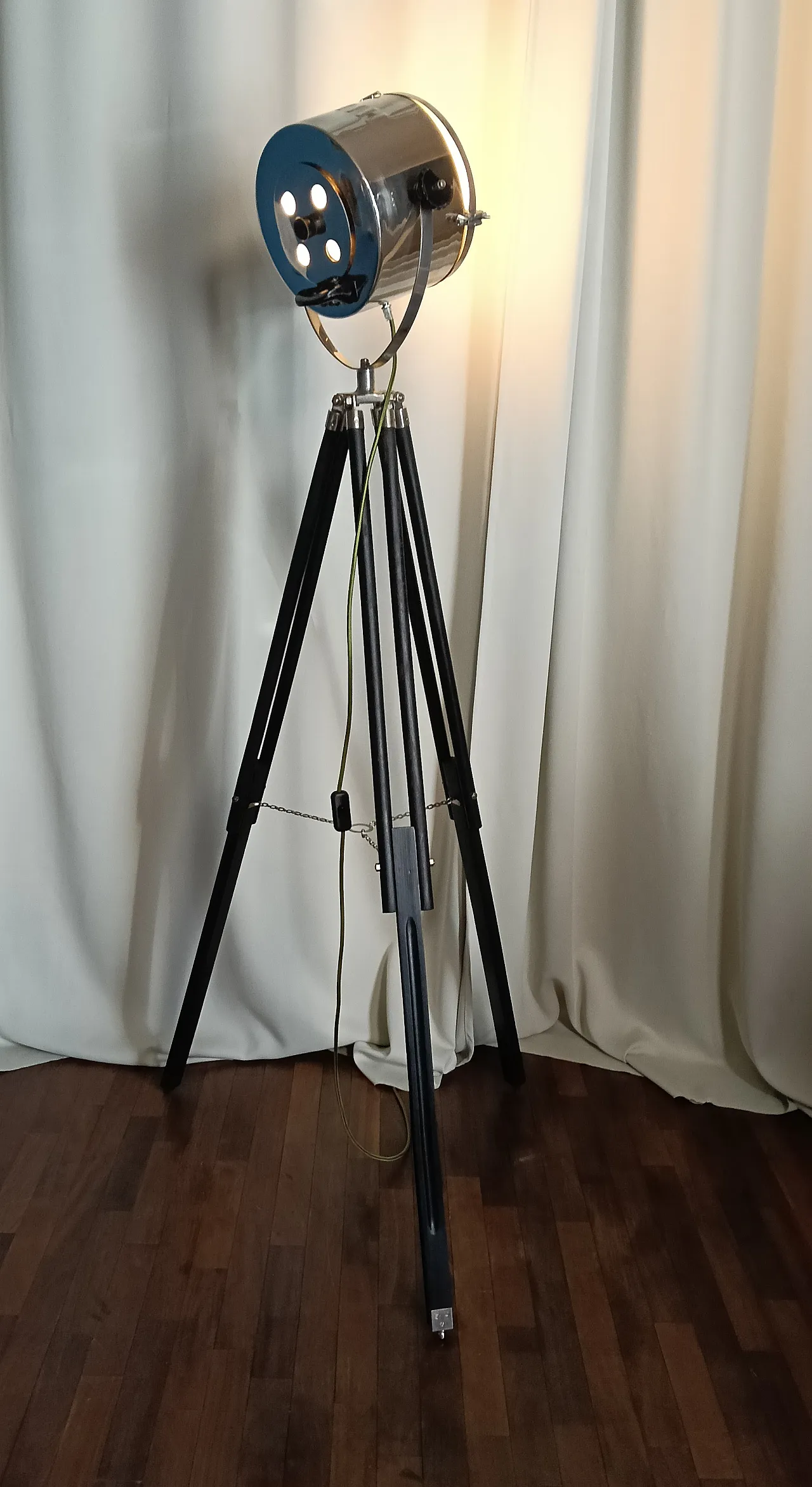 Tripod floor lamp, 60s 15