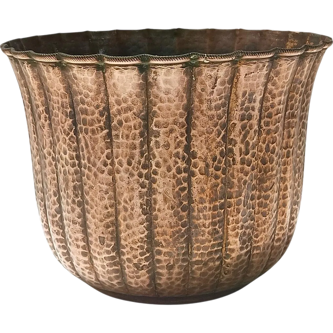 Round embossed copper vase in the style of Egidio Casagrande, 50s 11