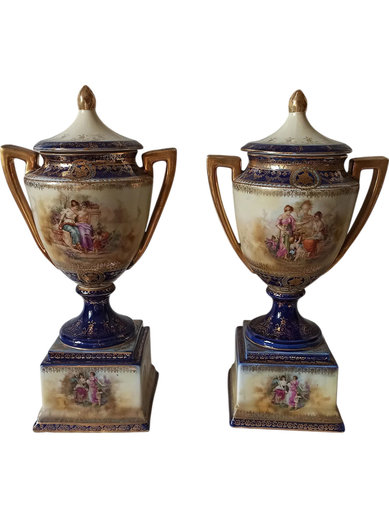 Pair of Potiche porcelain Vienna, 19th century 19