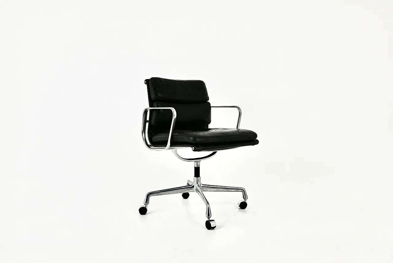 Black Soft Pad Chair by Charles and Ray Eames for Herman Miller, 60s 1