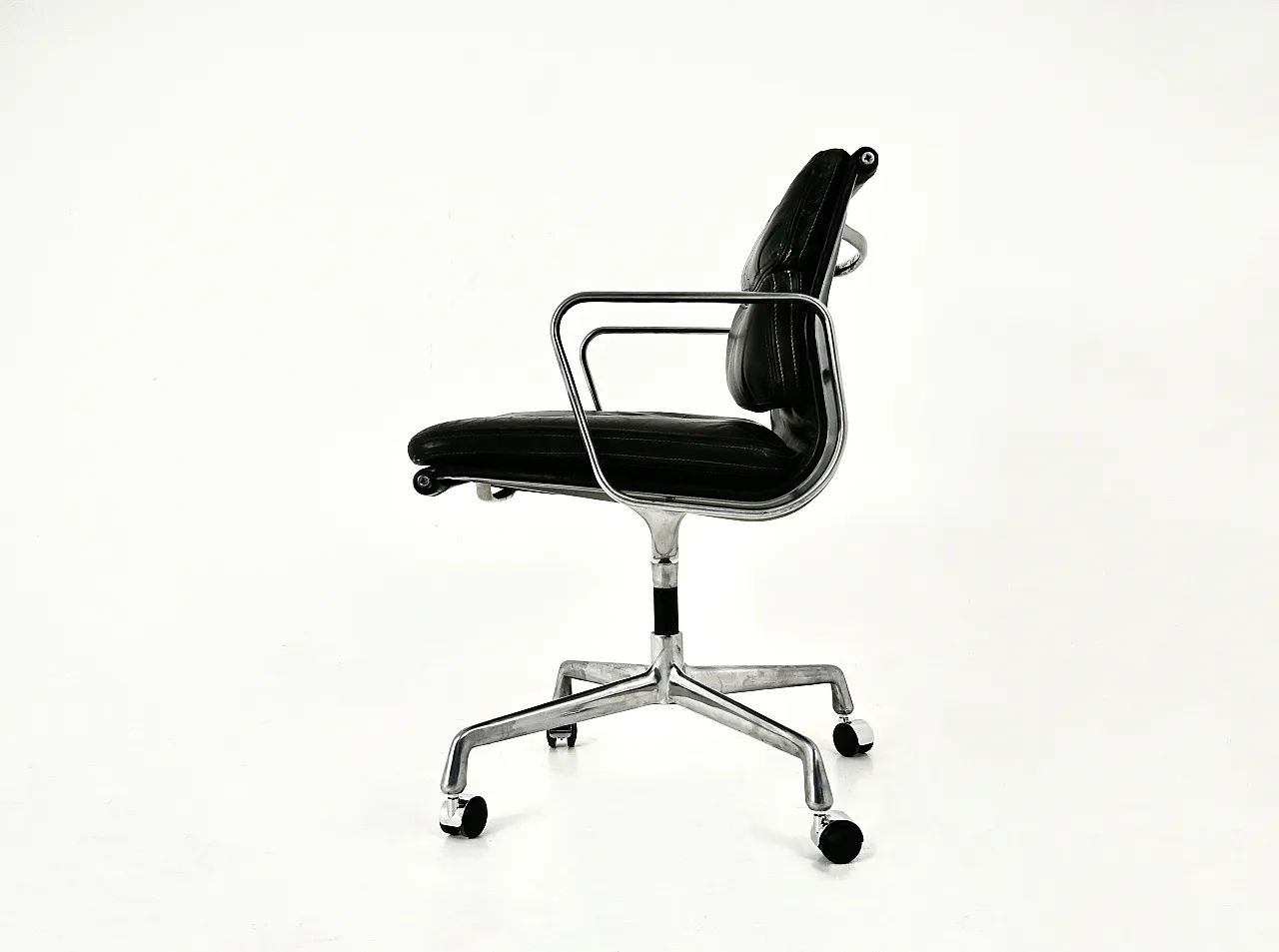 Black Soft Pad Chair by Charles and Ray Eames for Herman Miller, 60s 4