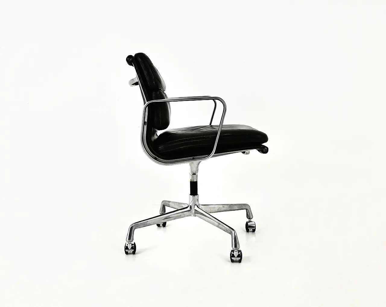 Black Soft Pad Chair by Charles and Ray Eames for Herman Miller, 60s 6