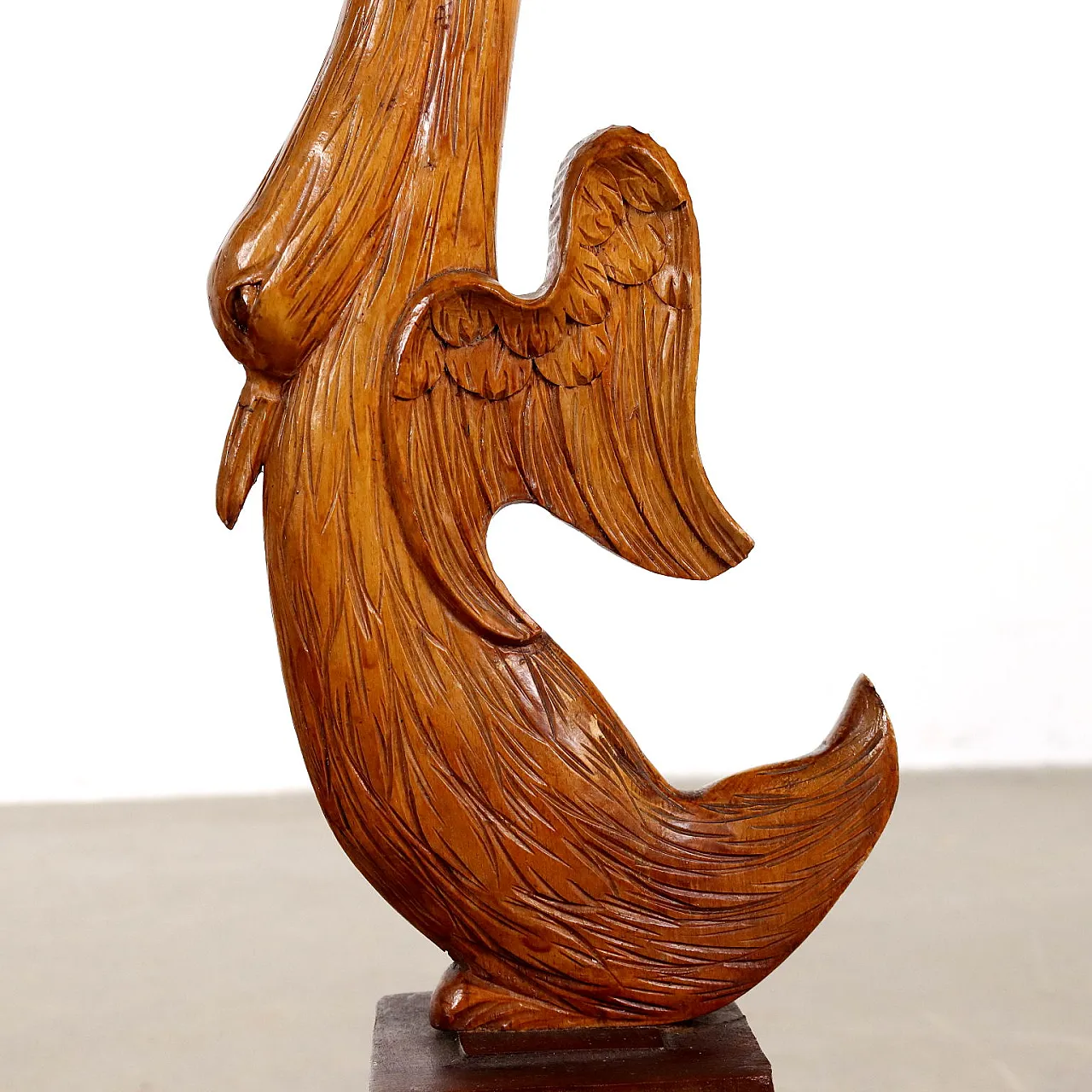 Pair of sculptural wood Guèridons with swan support, 19th century 5