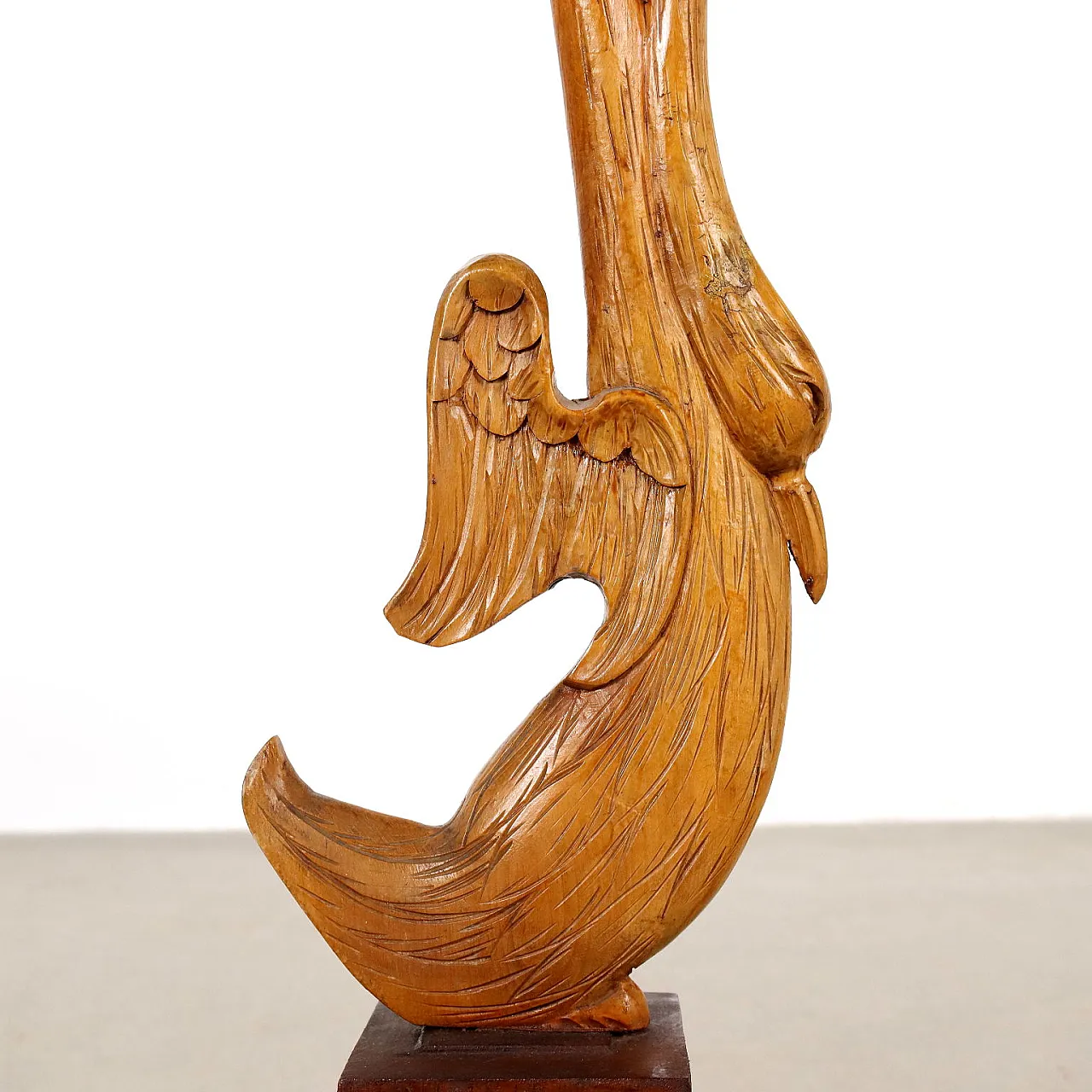 Pair of sculptural wood Guèridons with swan support, 19th century 6