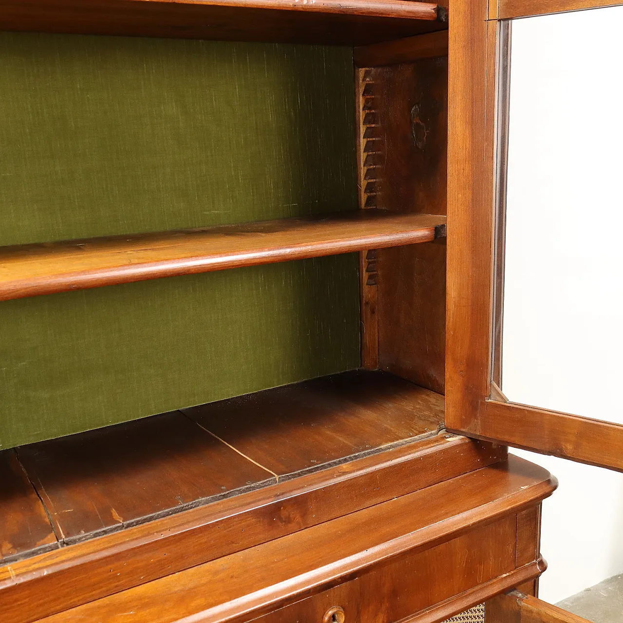 Umbertina walnut bookcase, 19th century 7