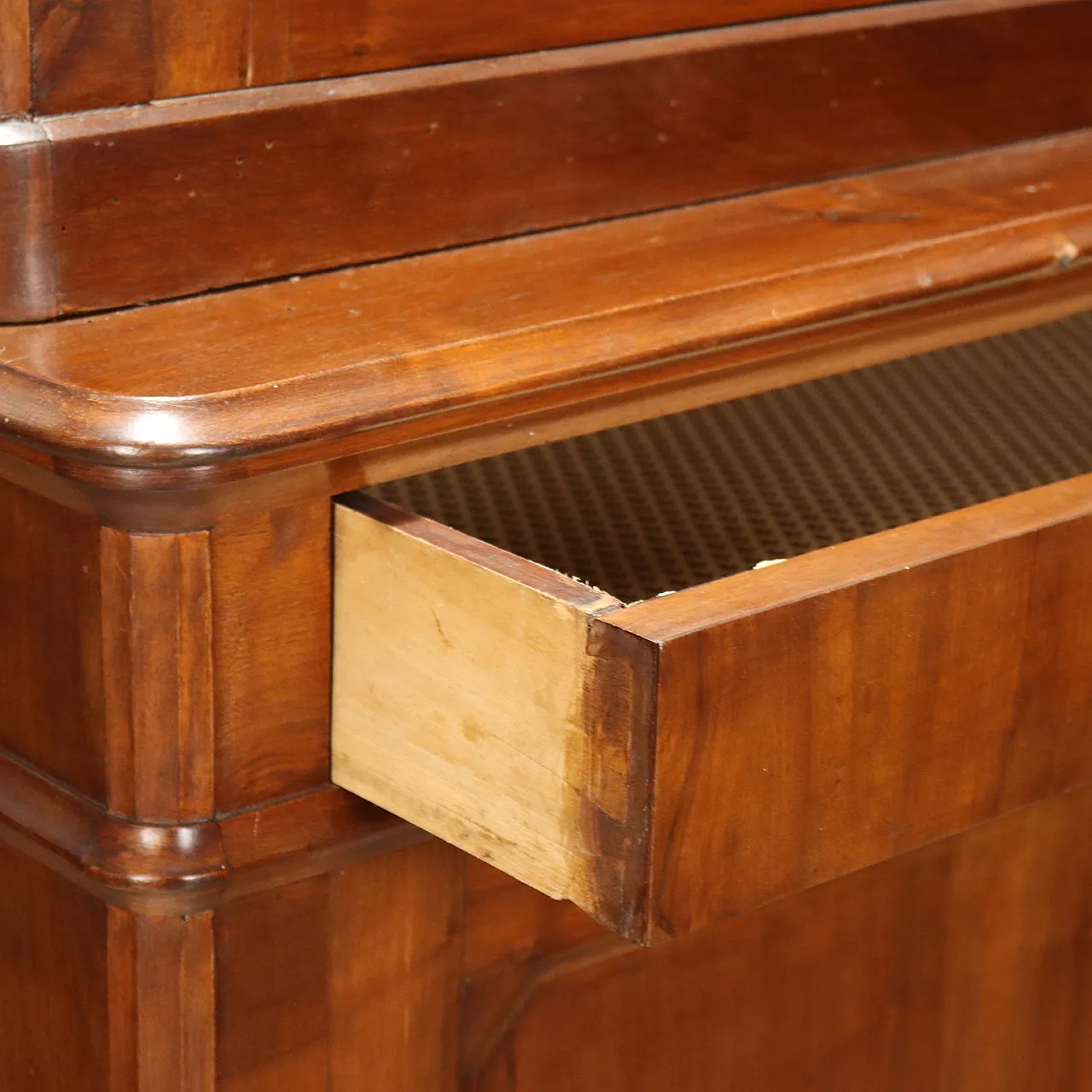 Umbertina walnut bookcase, 19th century 8