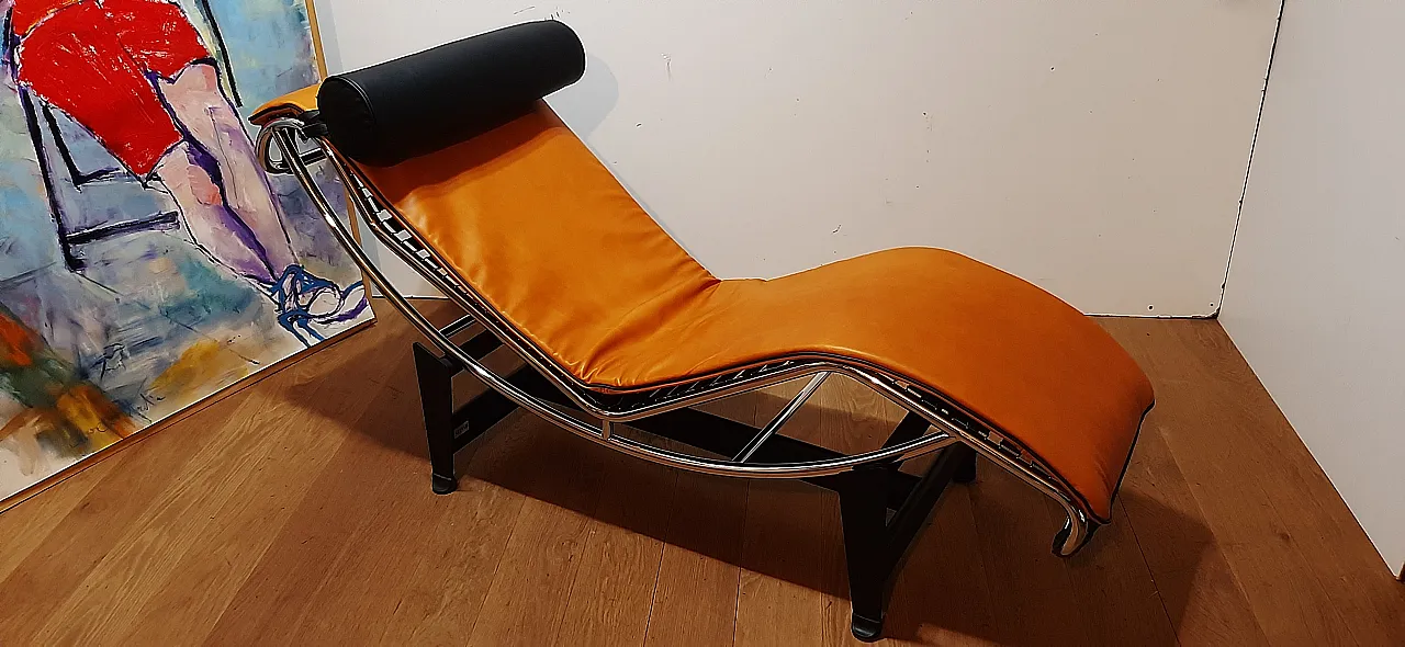 ALIVAR Chaise Longue LC4 in Cognac and black leather, 2000s 2