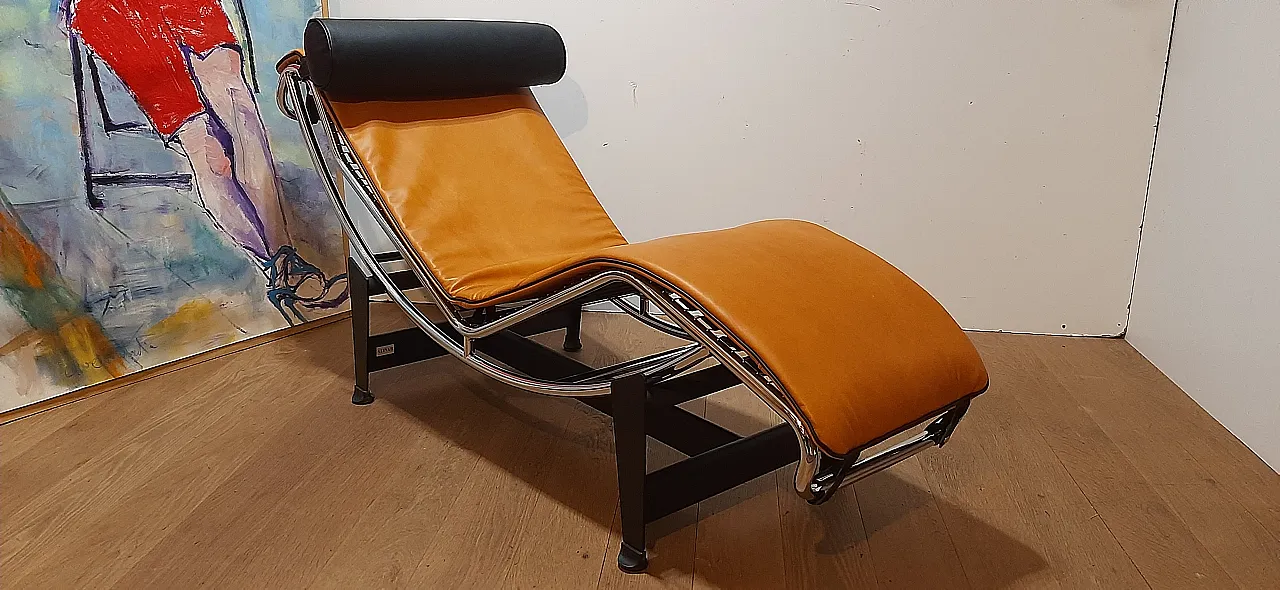 ALIVAR Chaise Longue LC4 in Cognac and black leather, 2000s 3