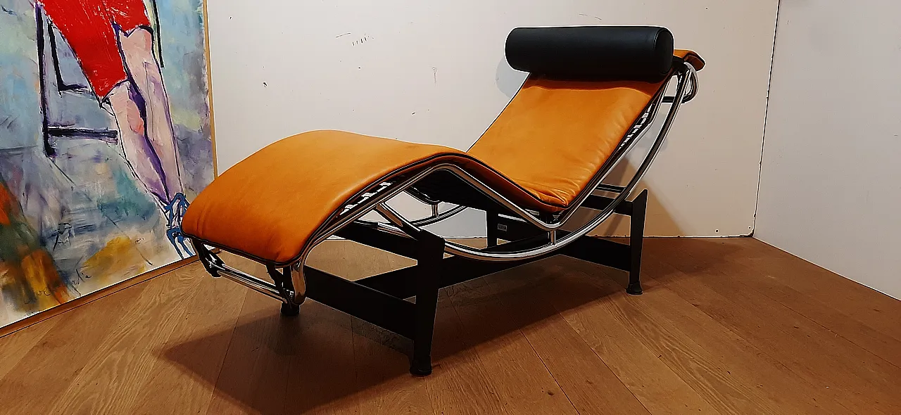 ALIVAR Chaise Longue LC4 in Cognac and black leather, 2000s 6