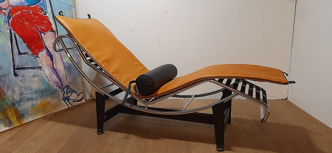 ALIVAR Chaise Longue LC4 in Cognac and black leather, 2000s 7