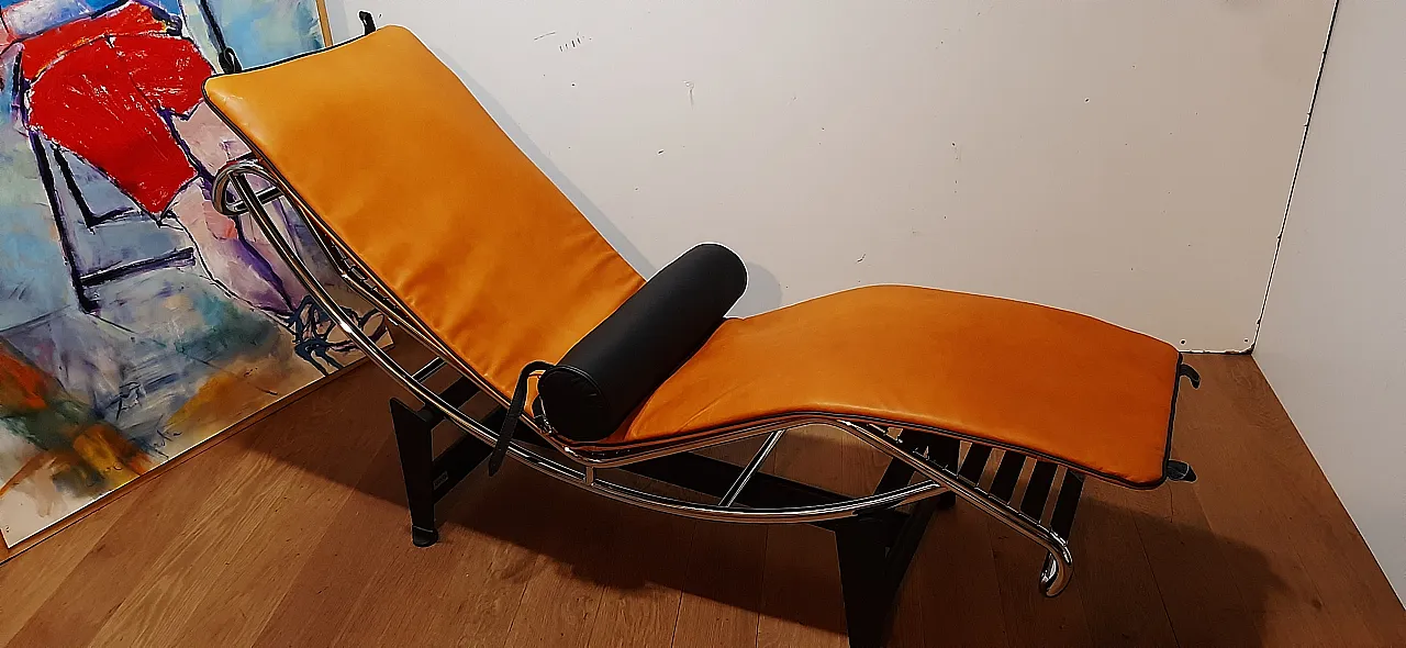 ALIVAR Chaise Longue LC4 in Cognac and black leather, 2000s 10