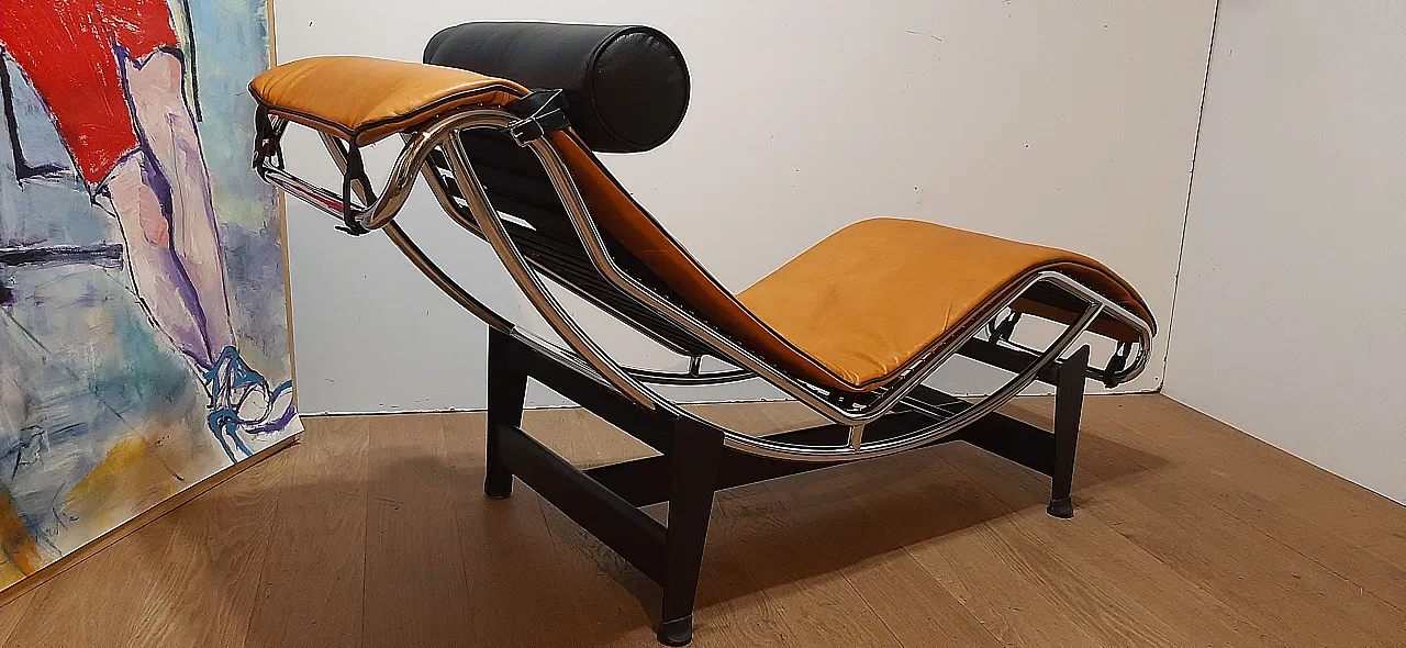 ALIVAR Chaise Longue LC4 in Cognac and black leather, 2000s 33