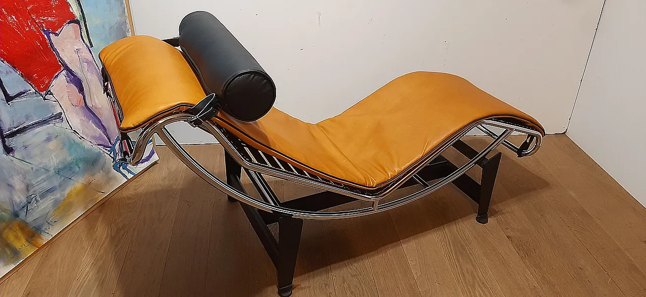 ALIVAR Chaise Longue LC4 in Cognac and black leather, 2000s 61