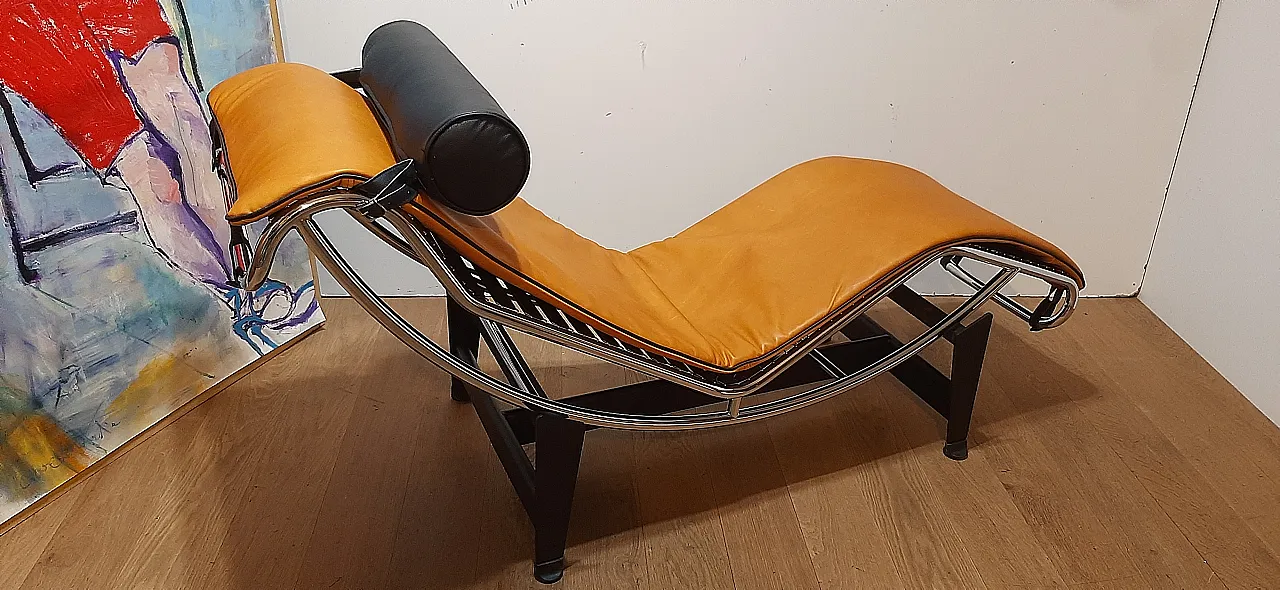 ALIVAR Chaise Longue LC4 in Cognac and black leather, 2000s 62