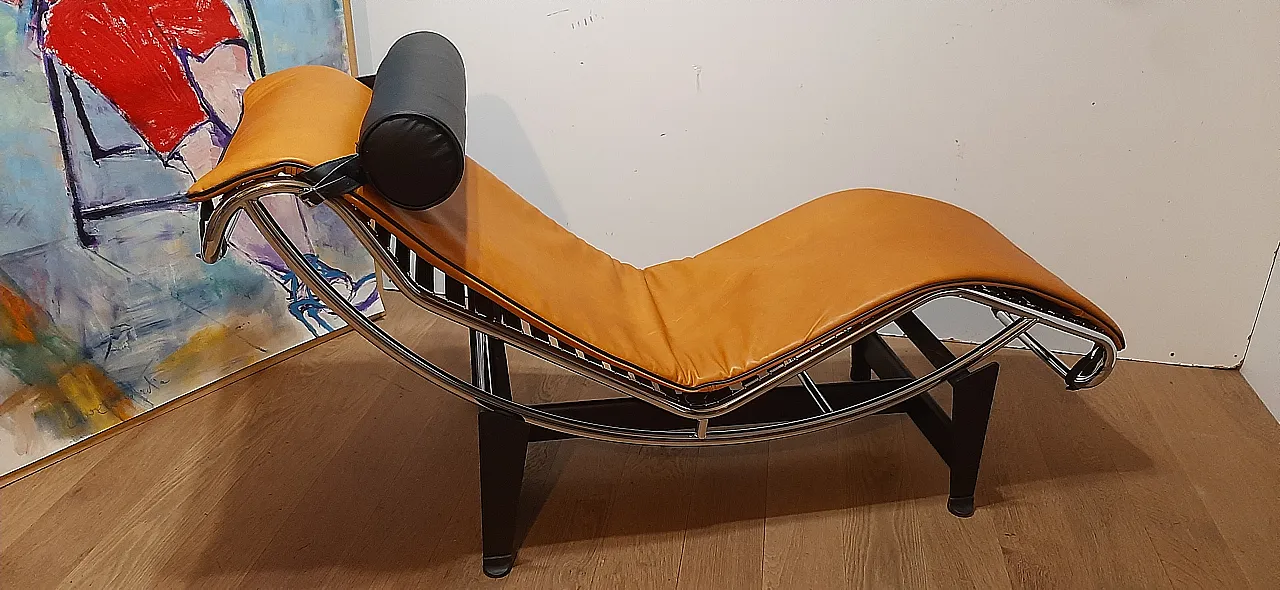 ALIVAR Chaise Longue LC4 in Cognac and black leather, 2000s 63