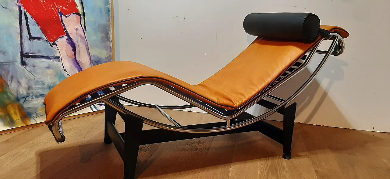 ALIVAR Chaise Longue LC4 in Cognac and black leather, 2000s 100