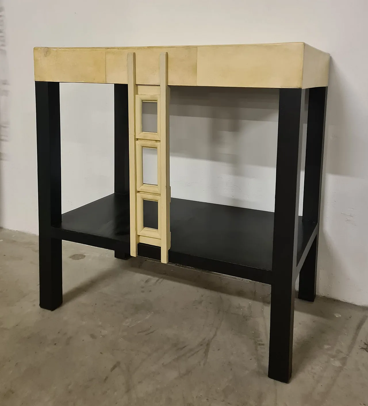 Lacquered console from the 90s 10