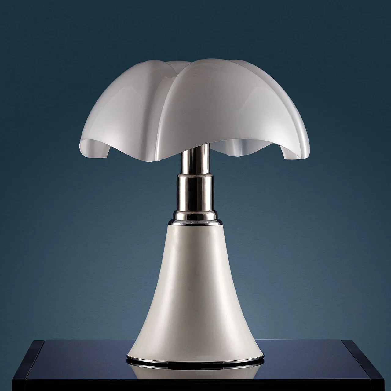 Pipistrello table lamp by Gae Aulenti for Martinelli, 1960s 2