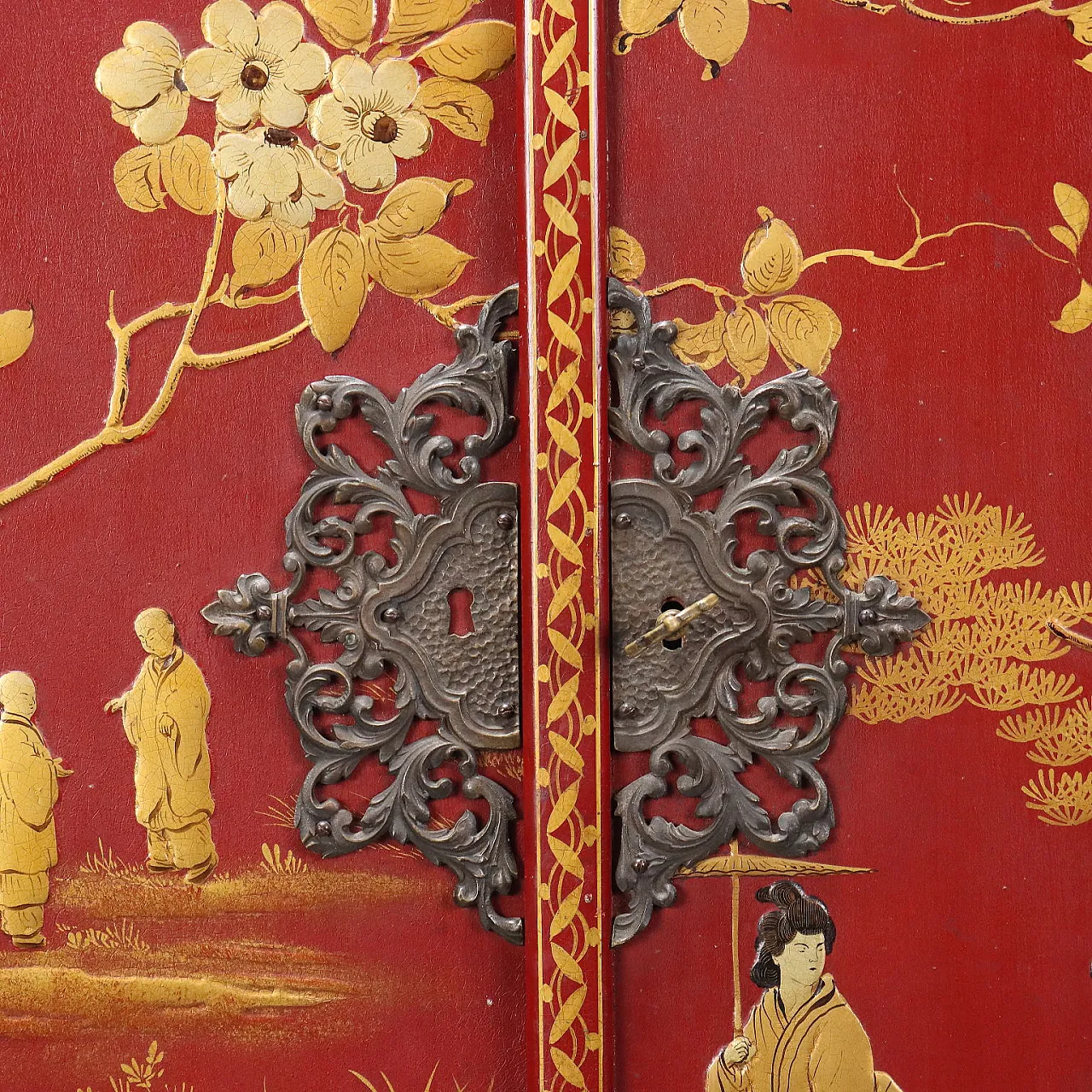 Wooden bar cabinet in Chinoiserie style, 20th century 6