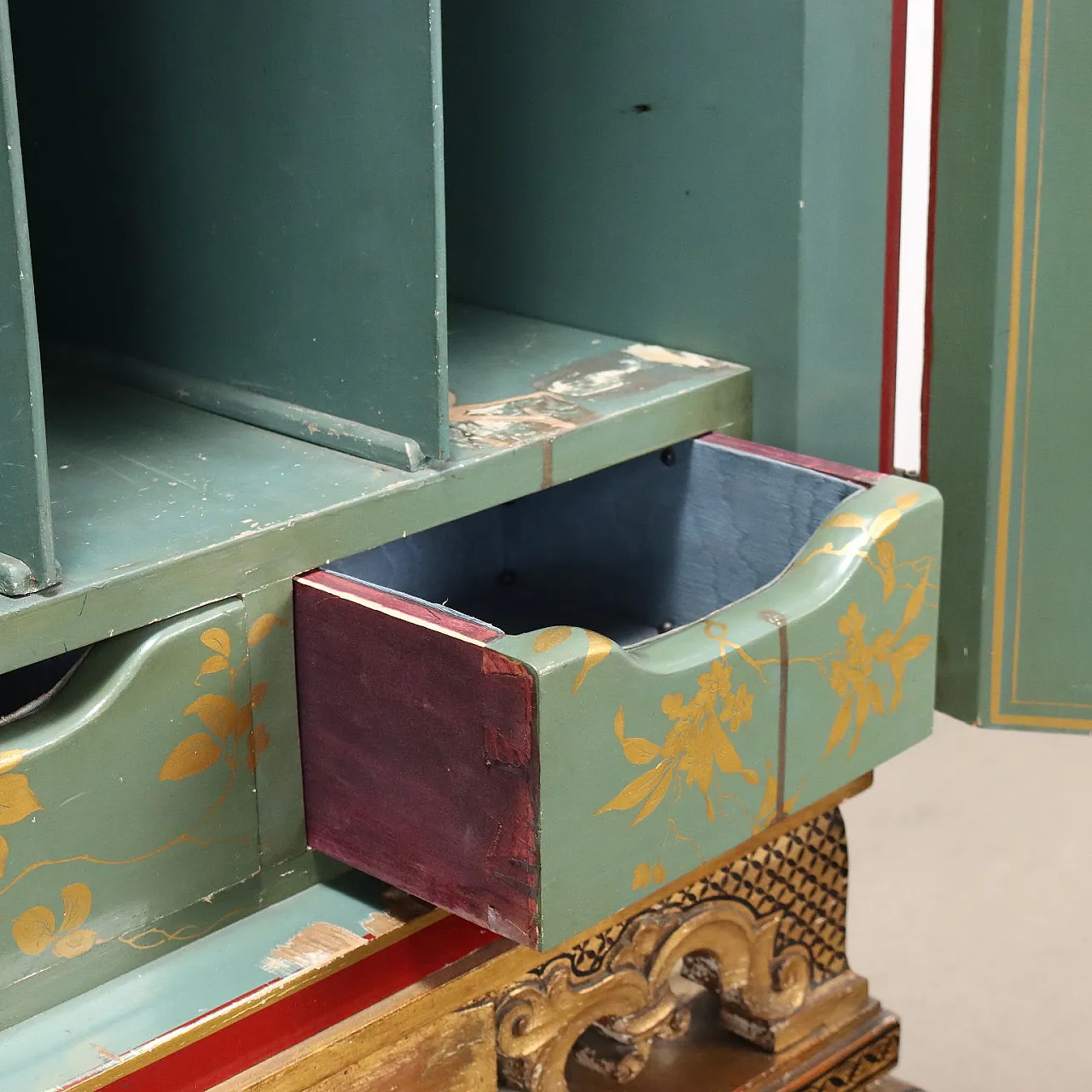 Wooden bar cabinet in Chinoiserie style, 20th century 8