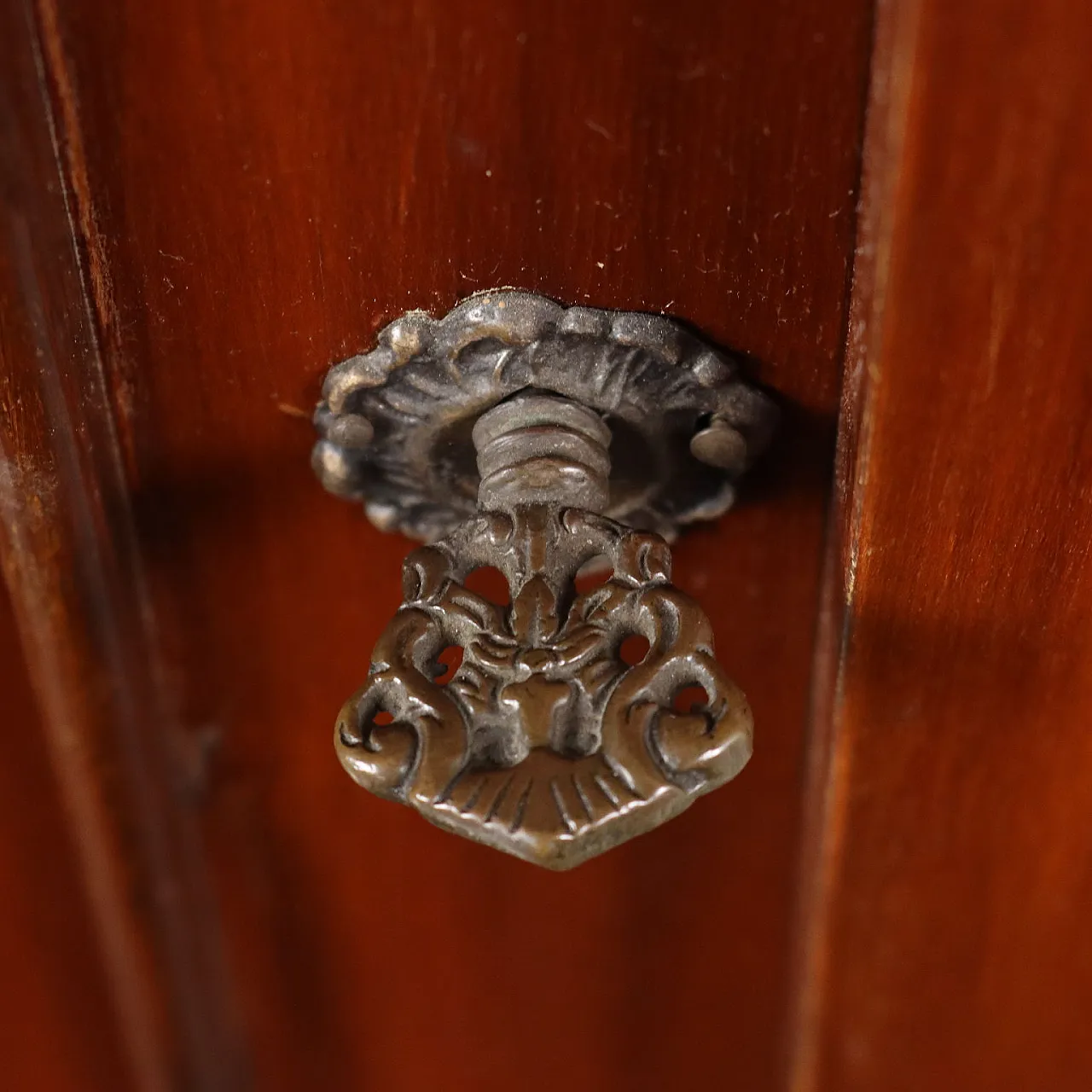 Corner cupboard in mahogany, early 20th century 9