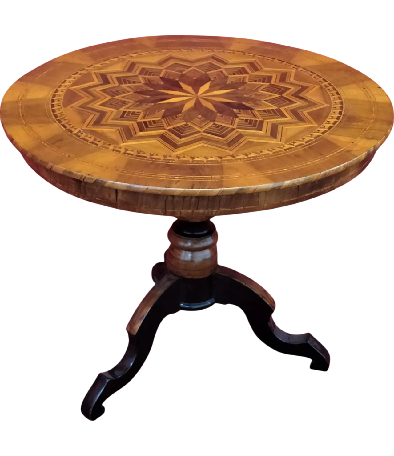 Round inlaid wooden coffee table, 19th century 7