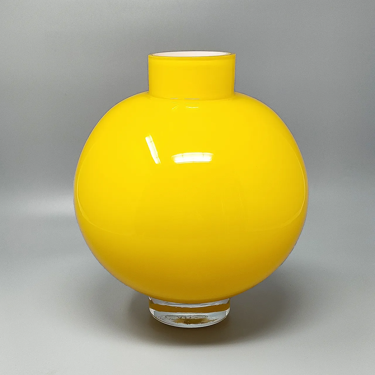 Vaso di Ind. Vetraria Valdarnese giallo, anni '70 3