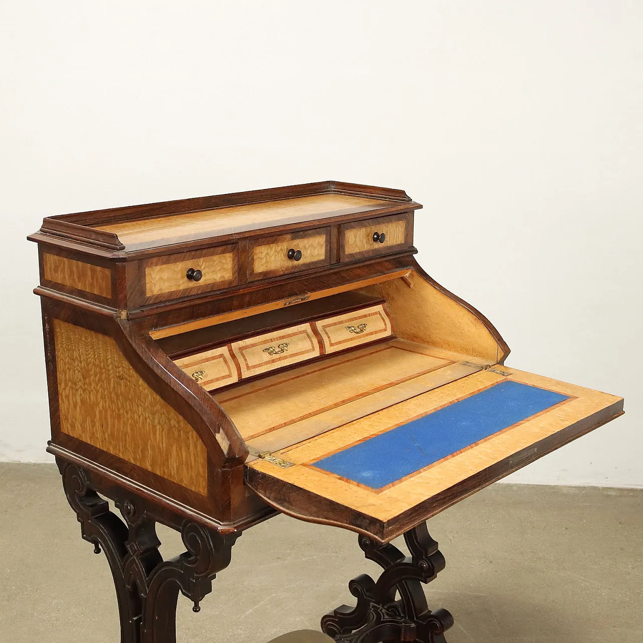 Napoleon III flap-door desk in walnut and bronze, 19th century 3