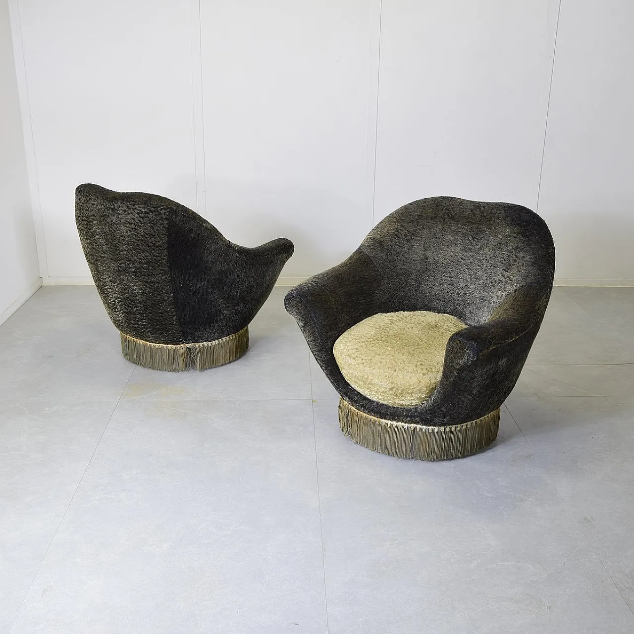 Pair of original fabric armchairs by Federico Munari, 1950s 4