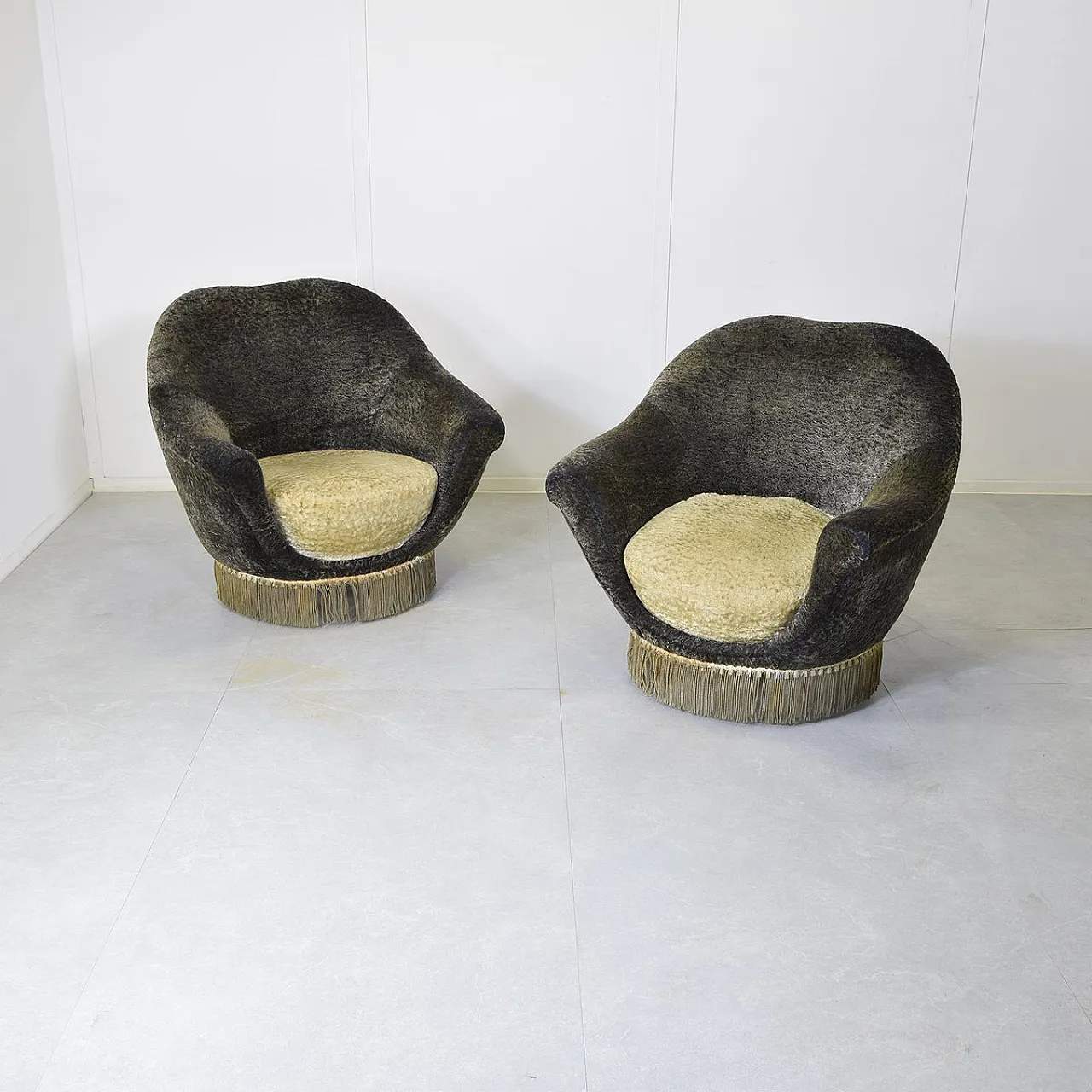 Pair of original fabric armchairs by Federico Munari, 1950s 5