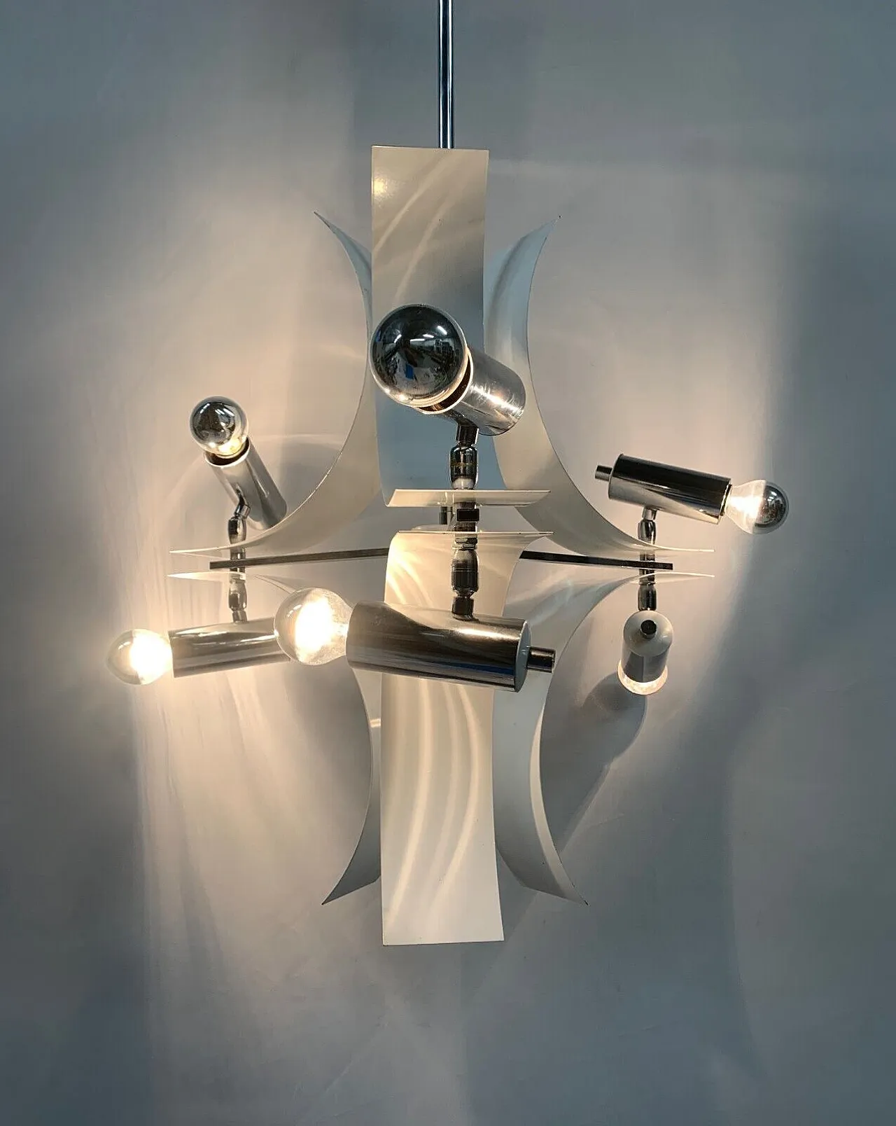 Chandelier with spotlights attributed to Reggiani, 1970s 2