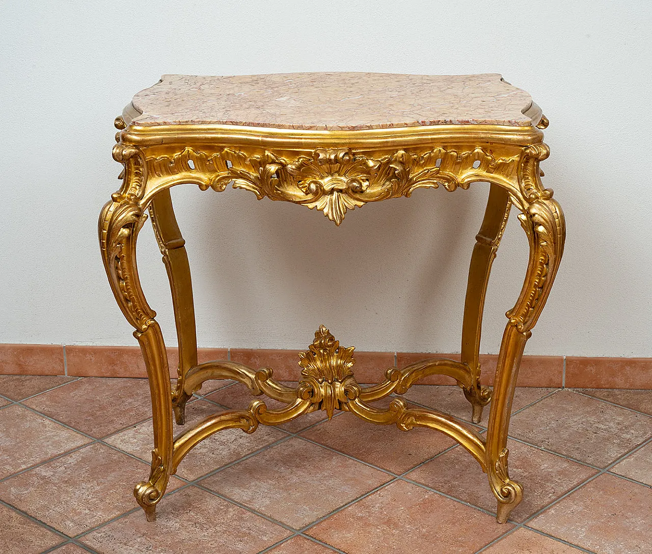 Louis Philippe Neapolitan coffee table in gilded and carved wood, '800 2