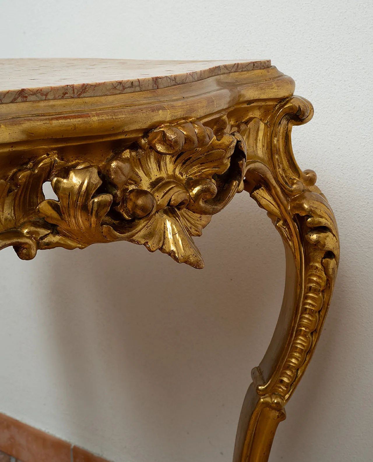 Louis Philippe Neapolitan coffee table in gilded and carved wood, '800 6