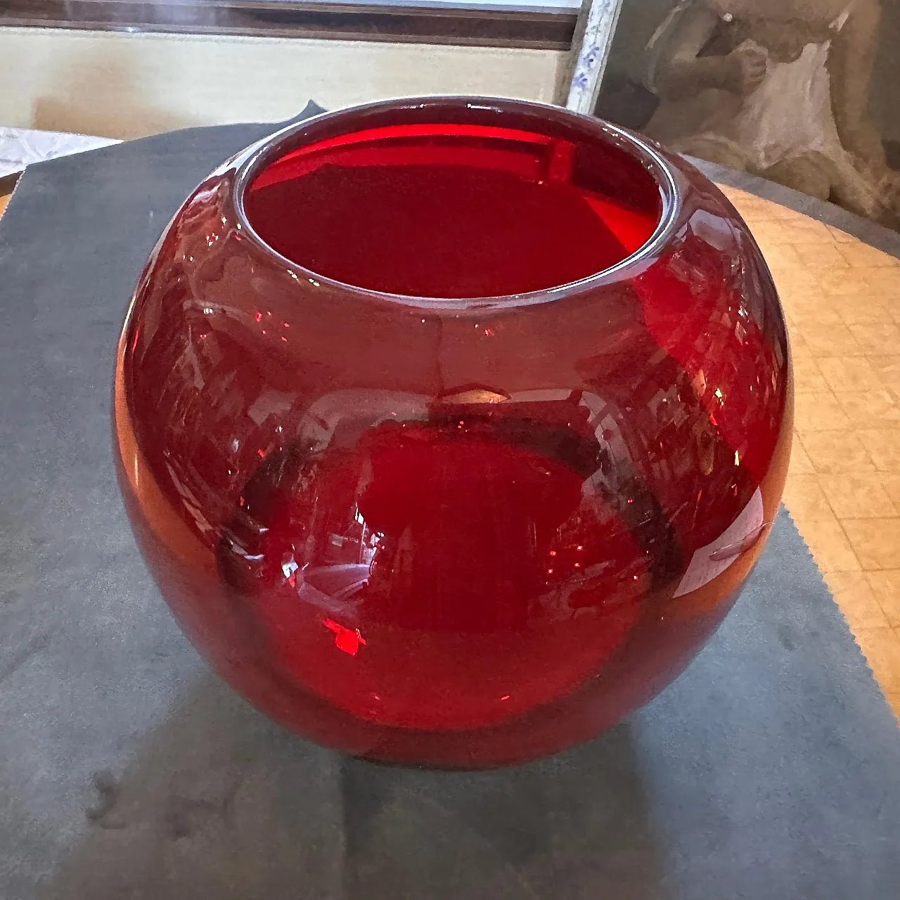 Spherical Murano glass vase in Carlo Moretti style, 1990s 5