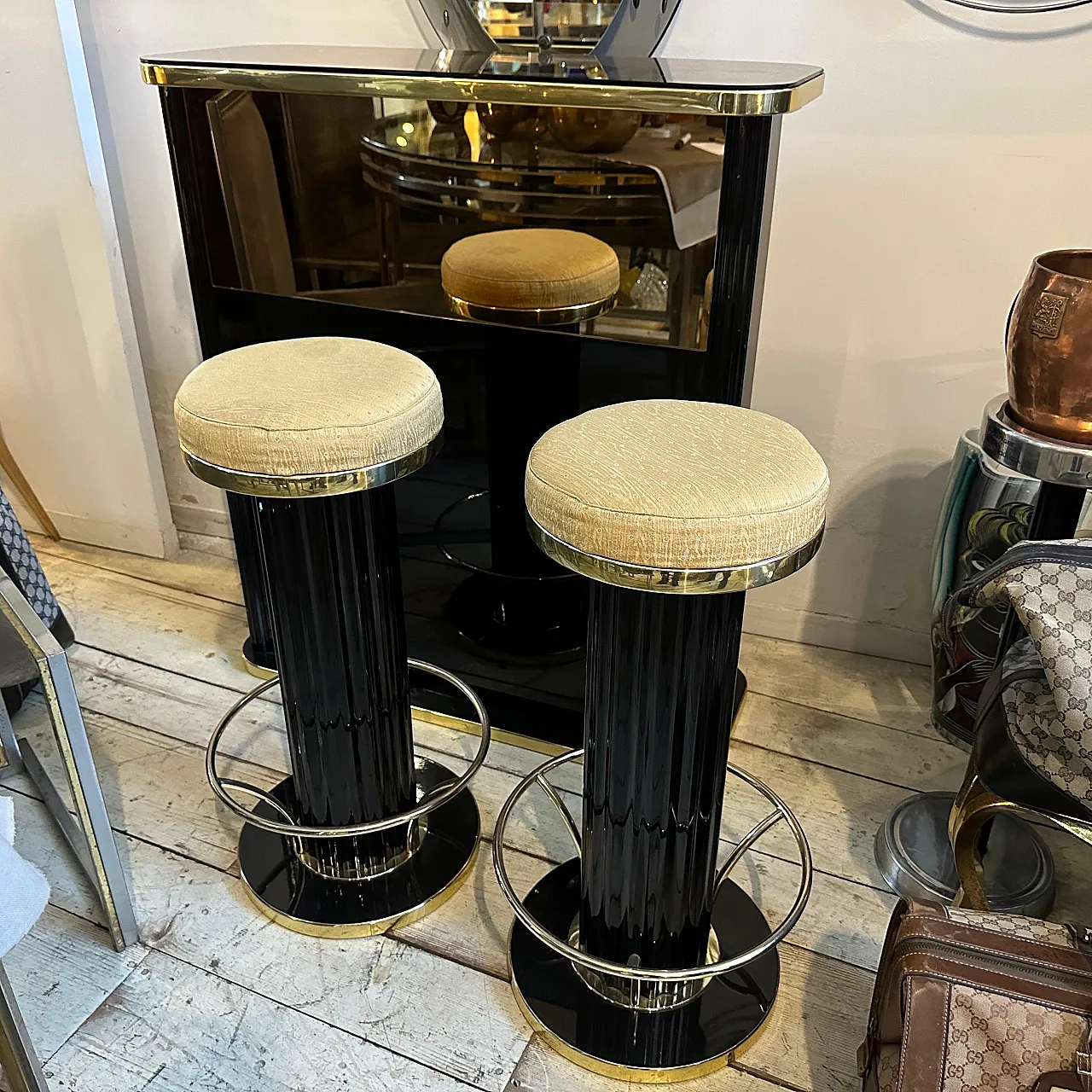 Bar cabinet with stools, 1960s 8