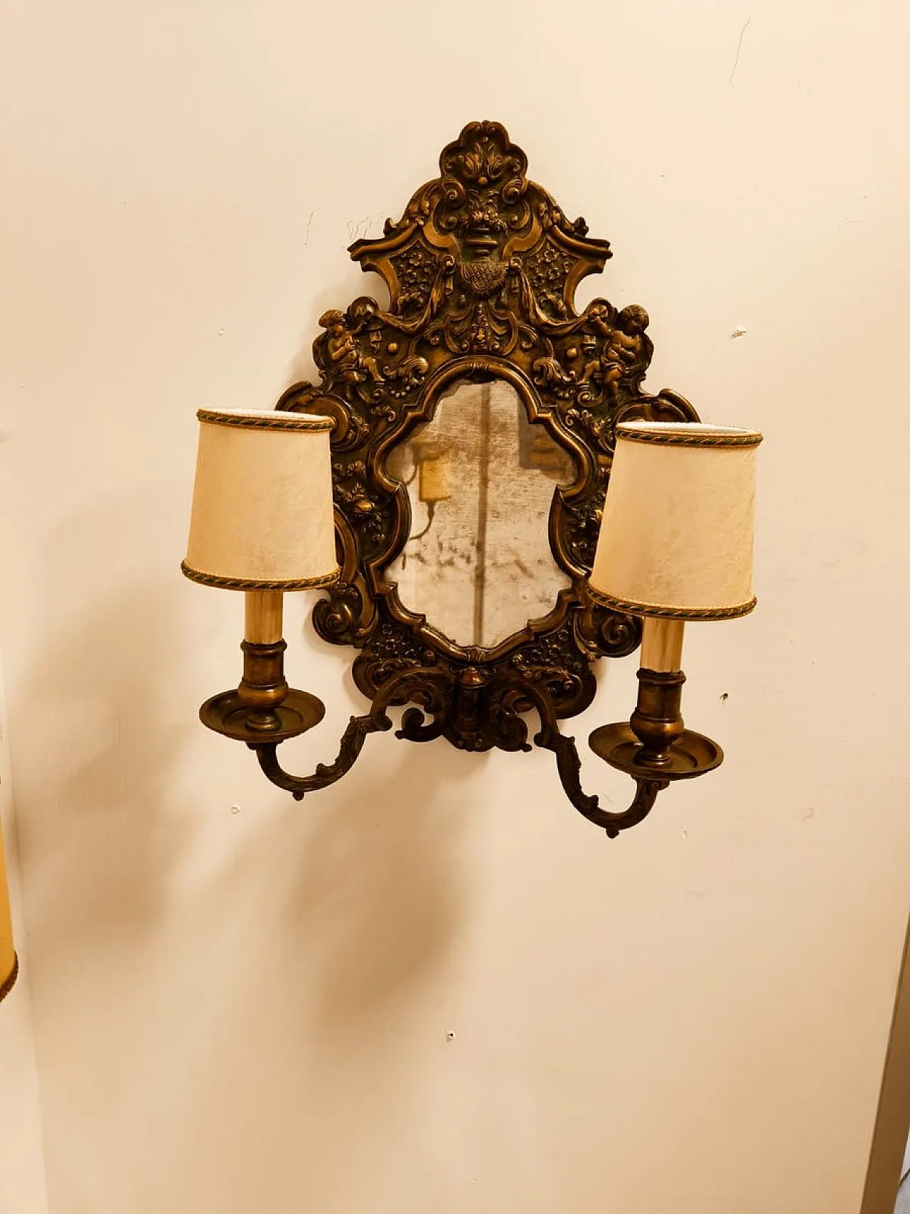 Wall sconce with central mirror and parchment lampshades, 1940s 5