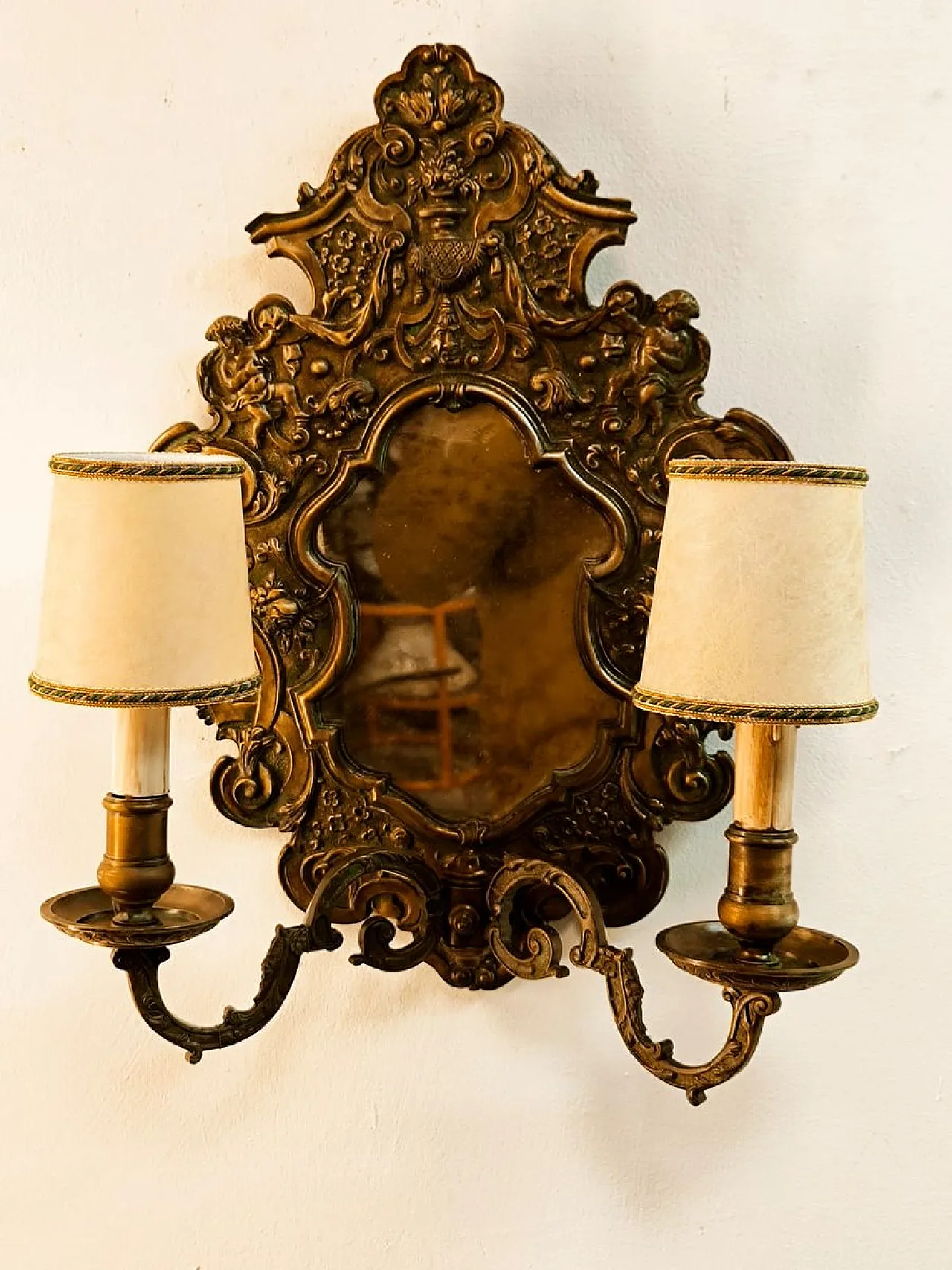 Wall sconce with central mirror and parchment lampshades, 1940s 6