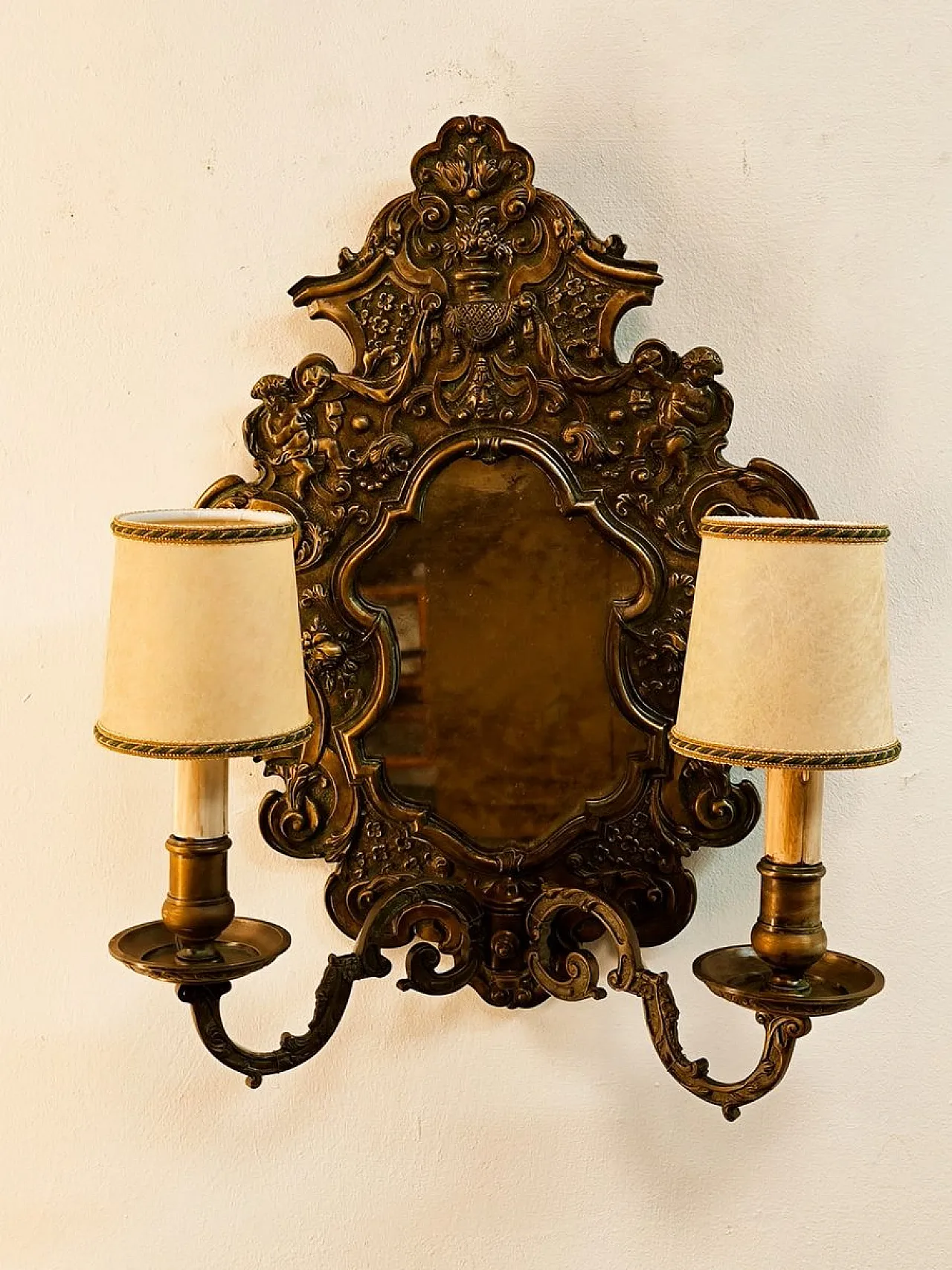 Wall sconce with central mirror and parchment lampshades, 1940s 8