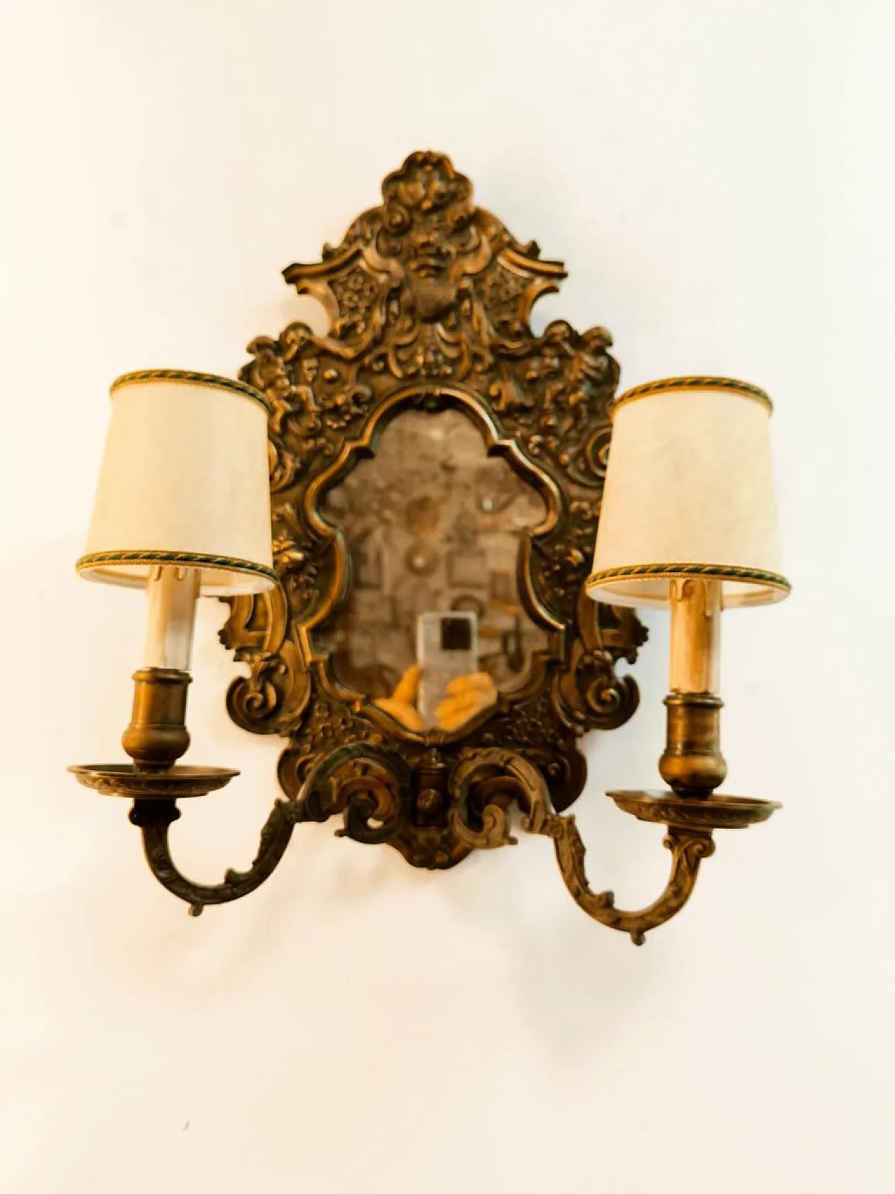 Wall sconce with central mirror and parchment lampshades, 1940s 11