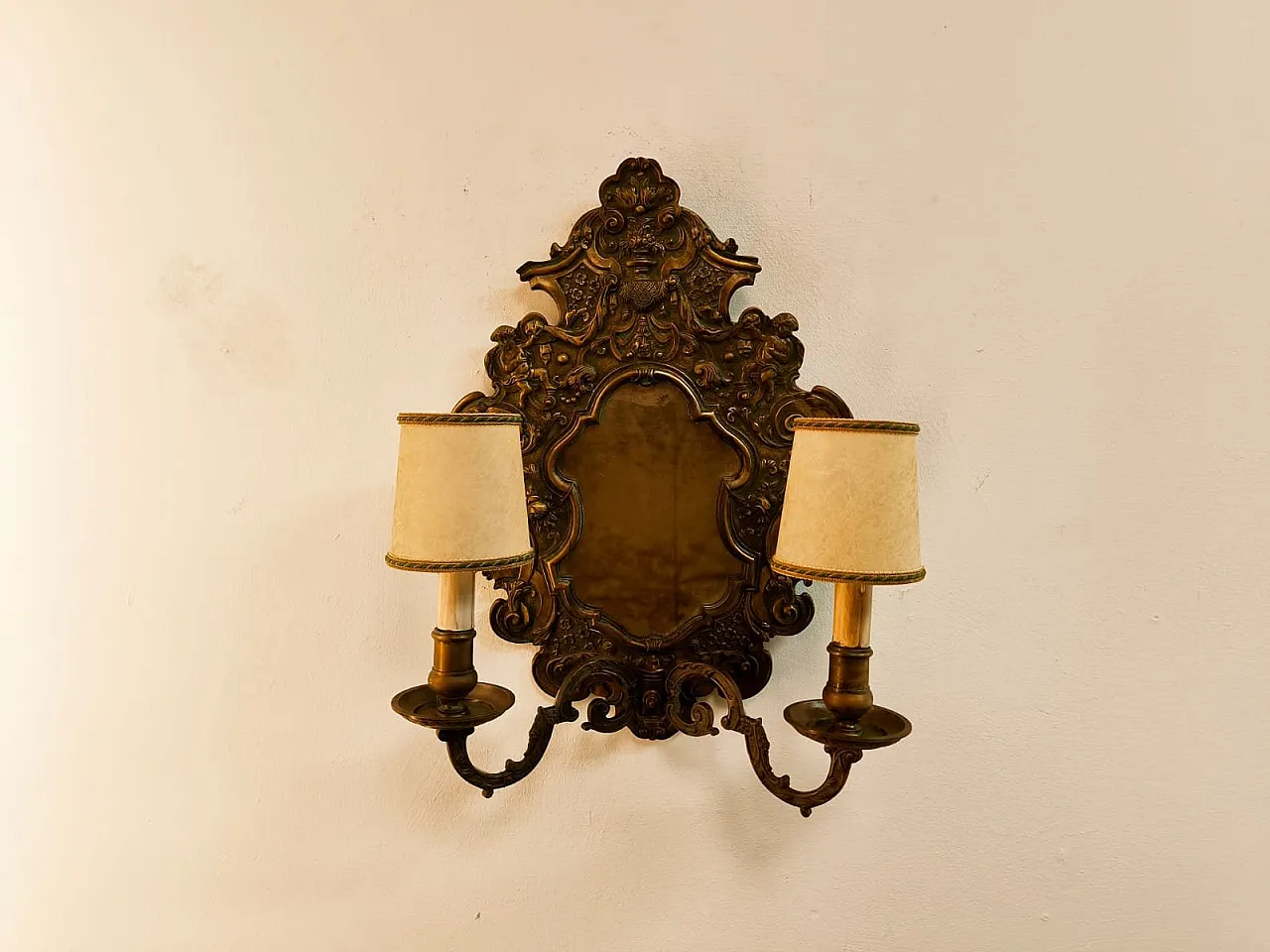 Wall sconce with central mirror and parchment lampshades, 1940s 13