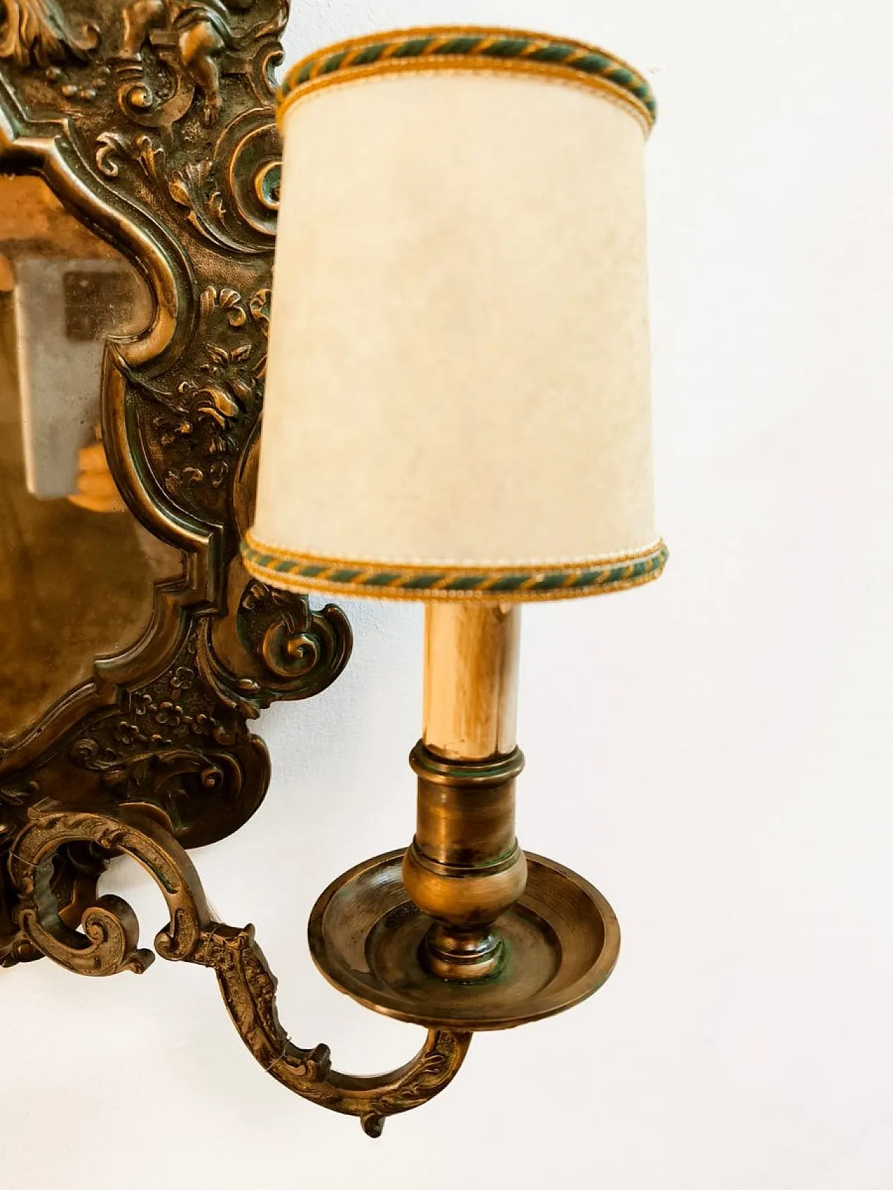 Wall sconce with central mirror and parchment lampshades, 1940s 17