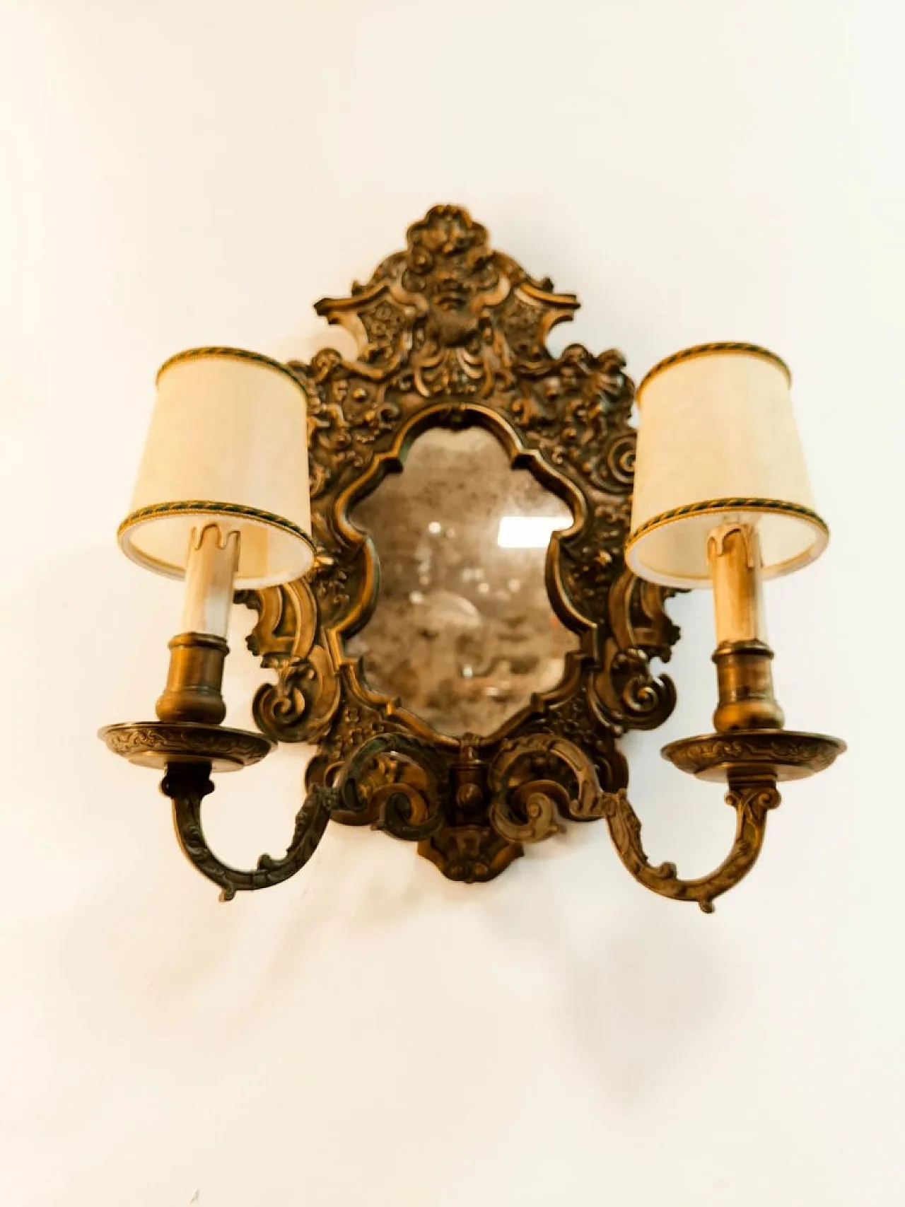 Wall sconce with central mirror and parchment lampshades, 1940s 18