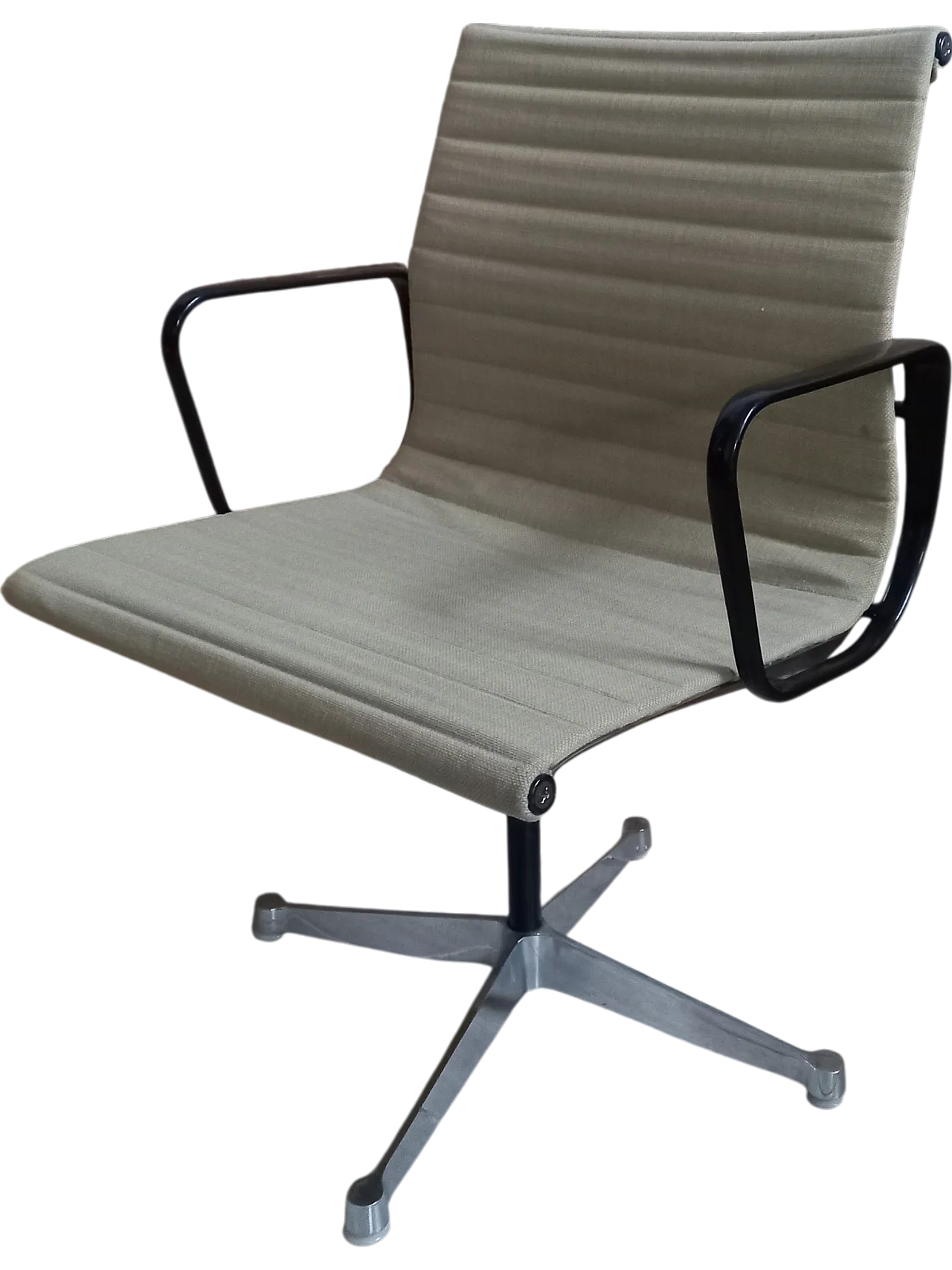 Poltroncina da ufficio Aluminium Group Charles Eames 6