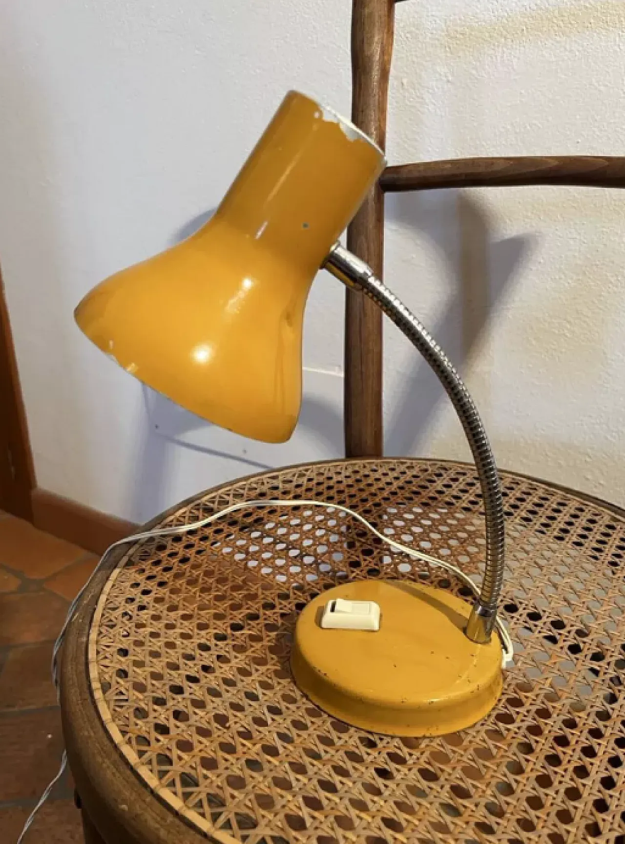 Lampada da comodino in alluminio, anni '50 2